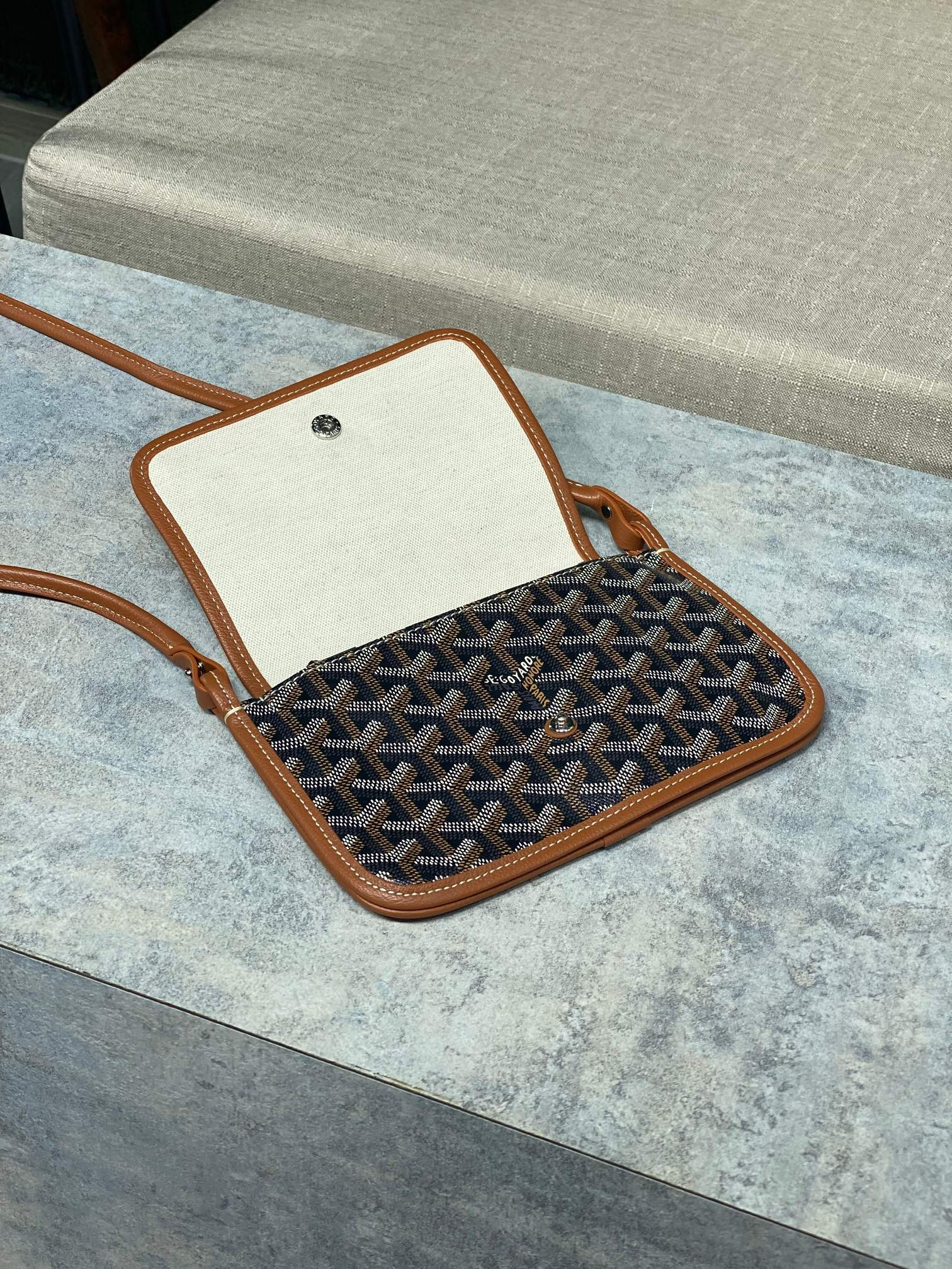 G09ard Plumet Pocket Wallet 21x14x2.5cm