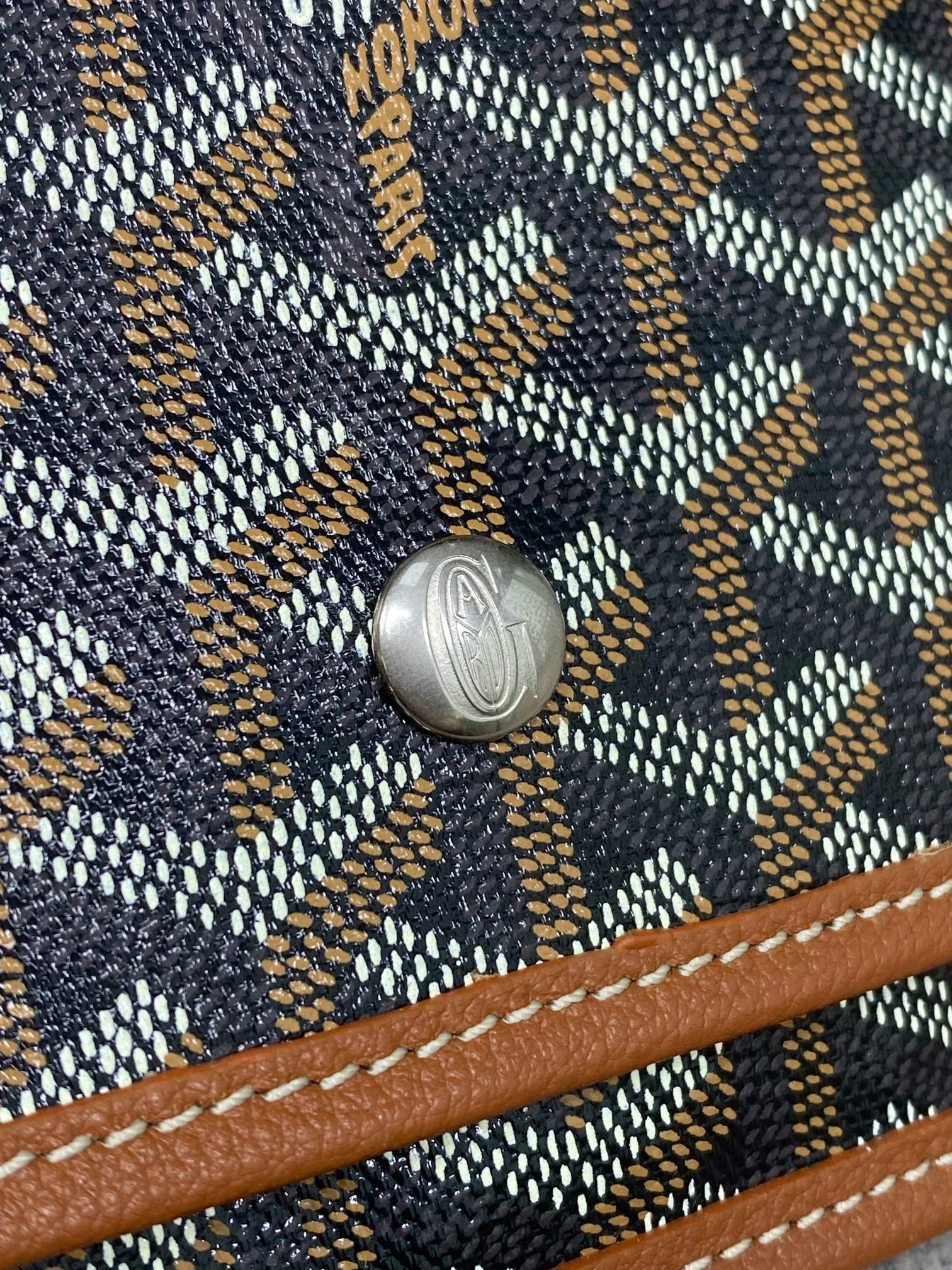 G09ard Plumet Pocket Wallet 21x14x2.5cm