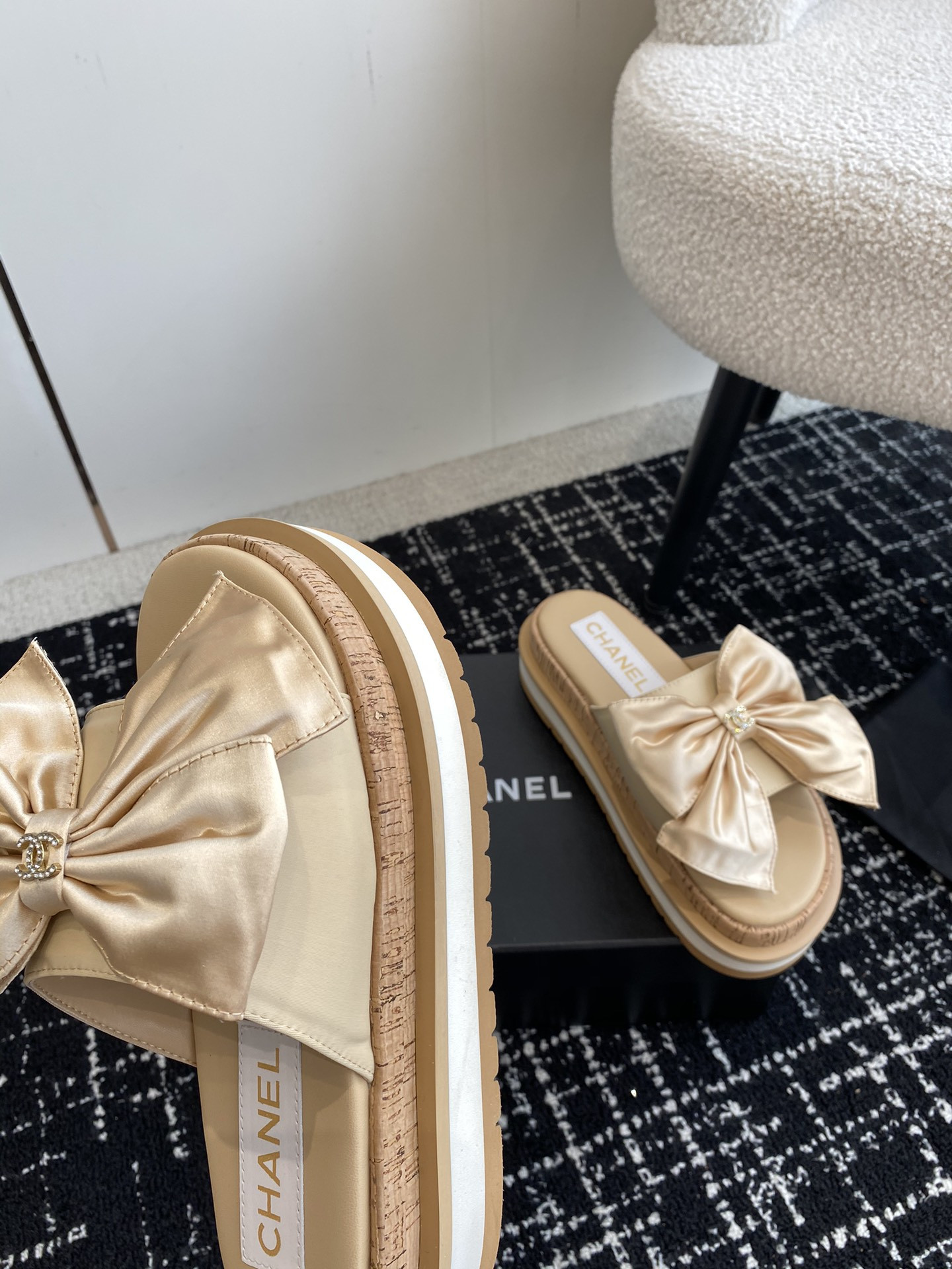 UA Ch**el PLATFORM SLIDES