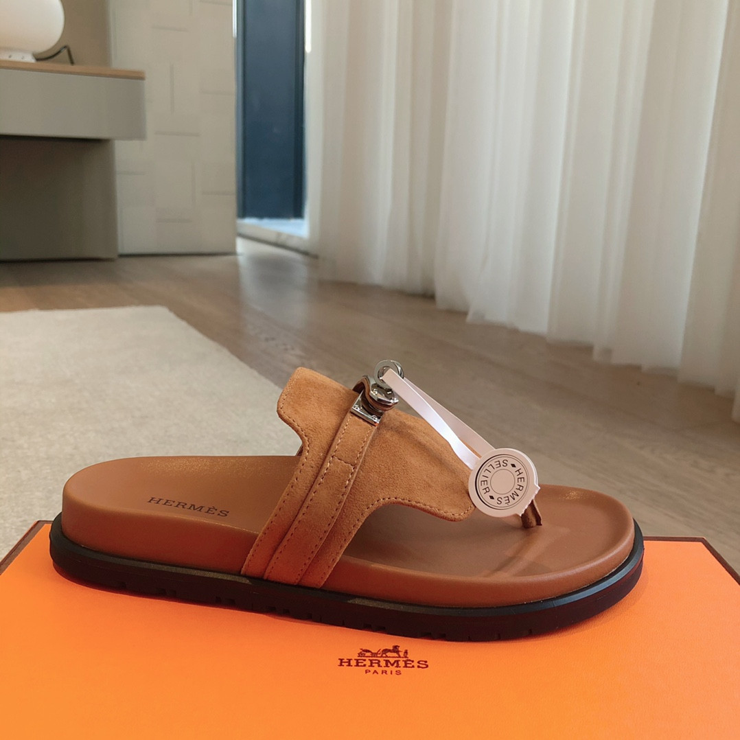 UA H**me5 Empire Sandal