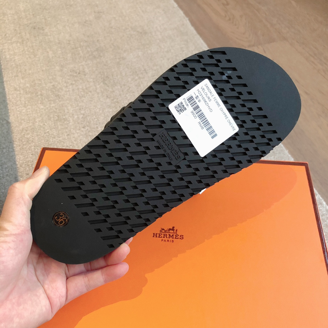 UA H**me5 Empire Sandal