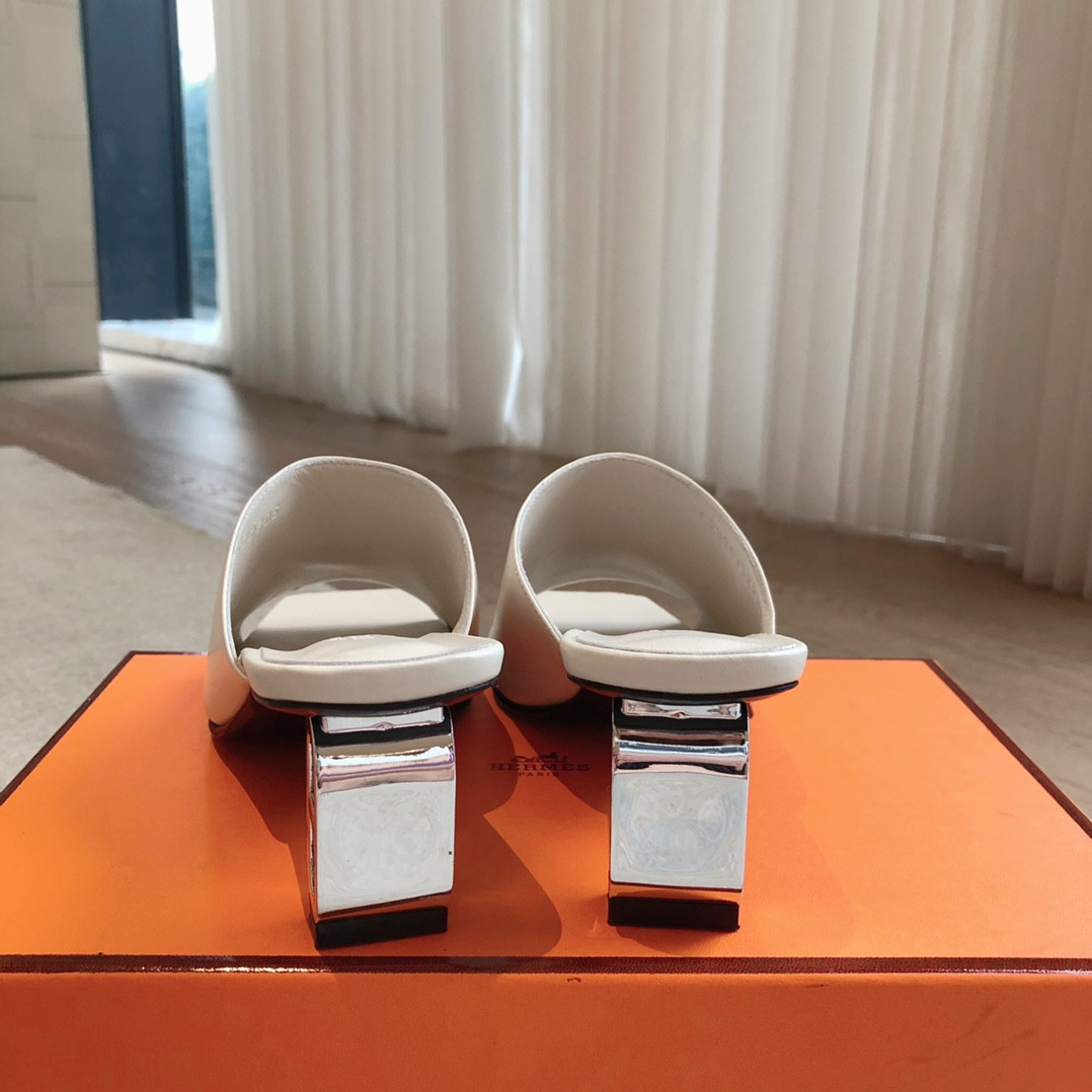 UA H**me5 Iconique 60 sandal