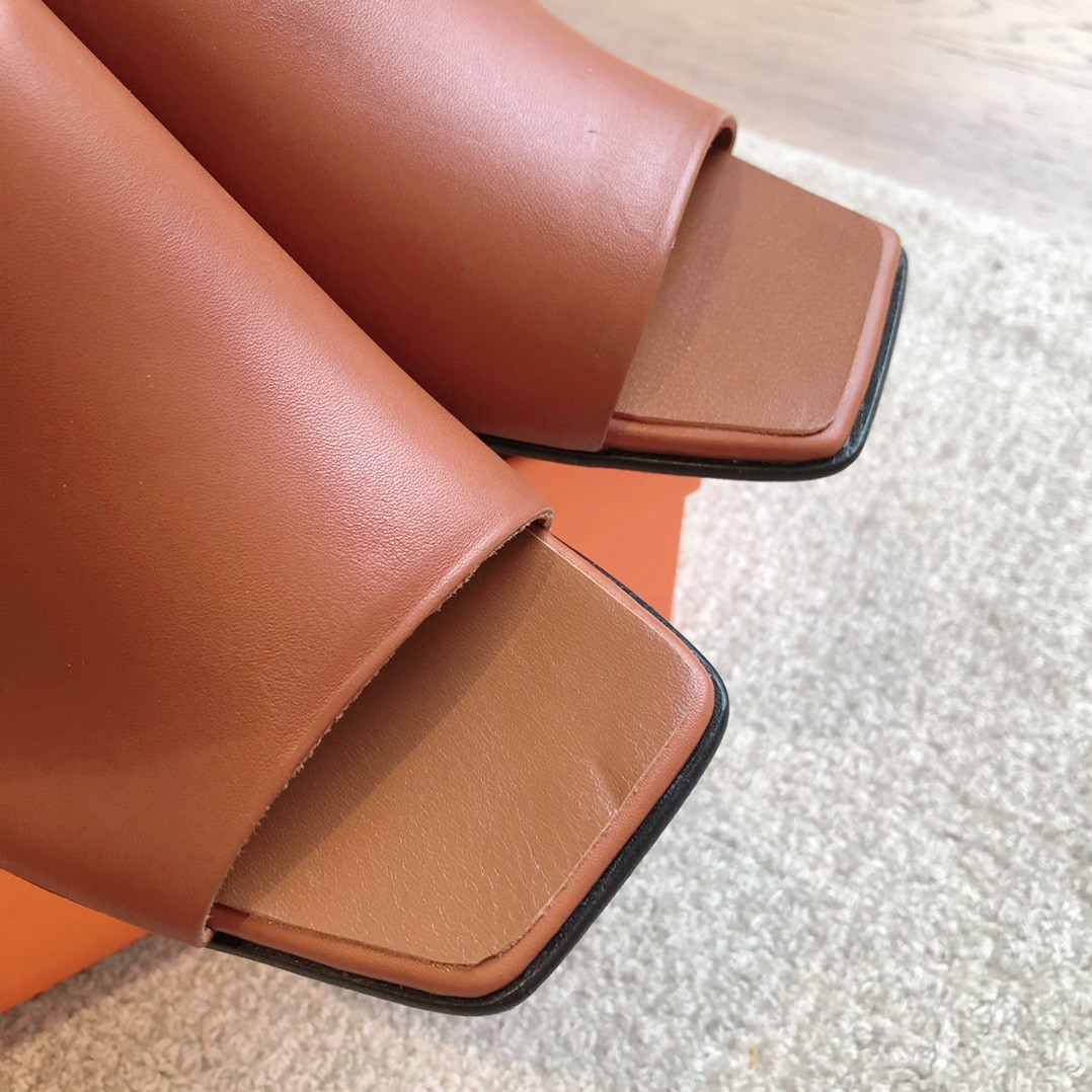 UA H**me5 Iconique 60 sandal