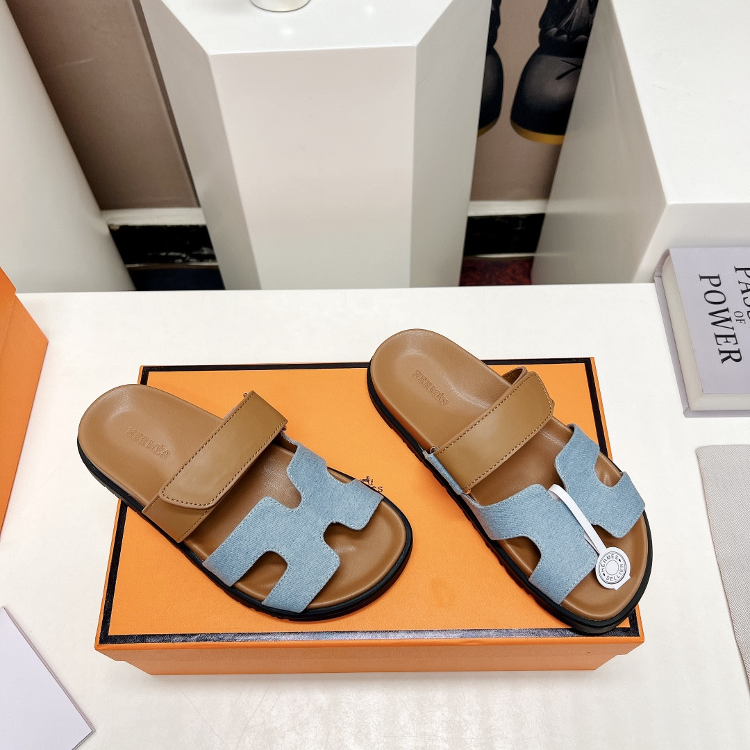 UA H**me5 Chypre sandal