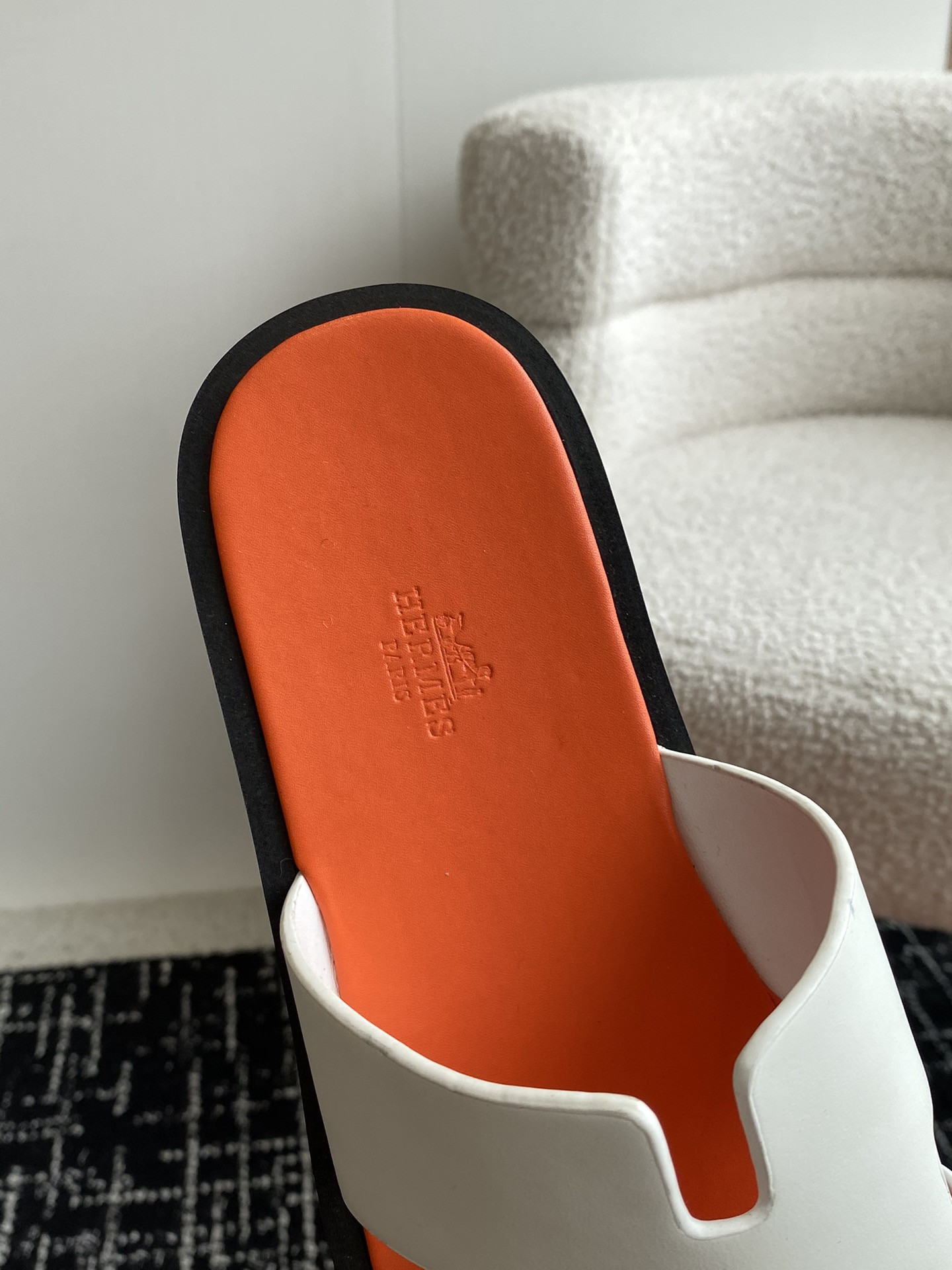 UA H**me5 Izmir sandal