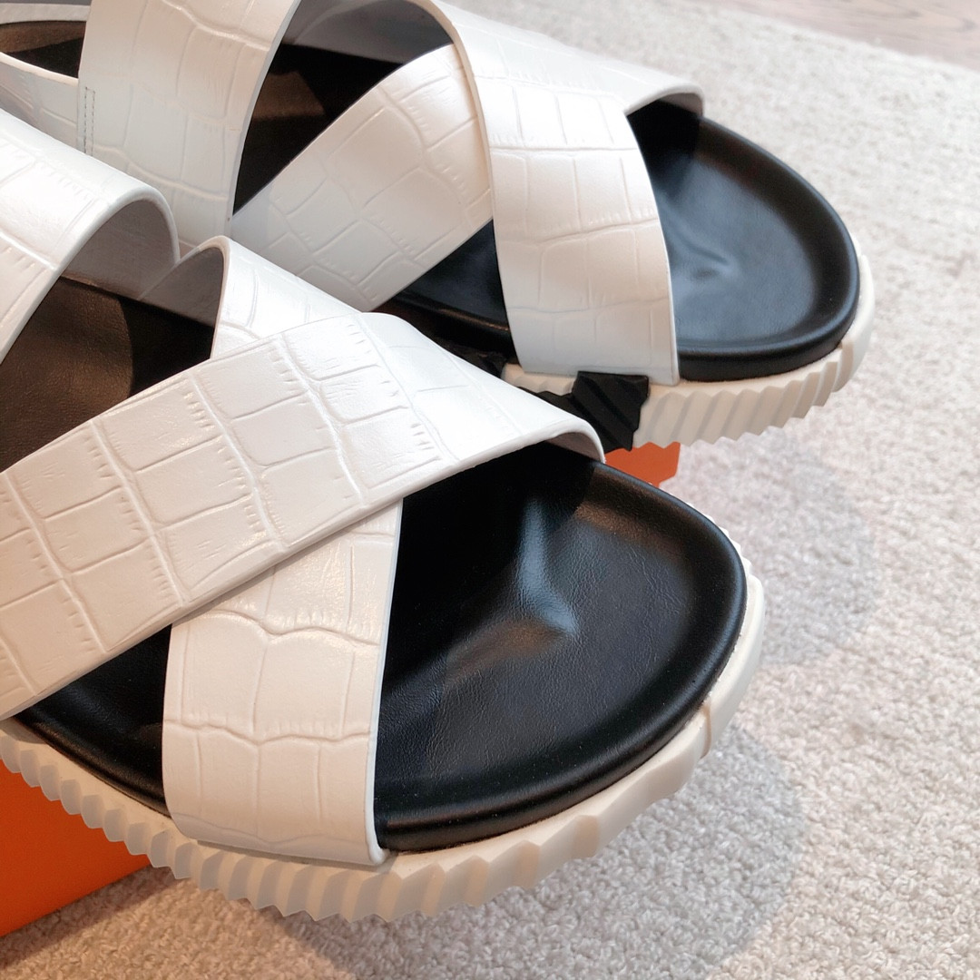 UA H**me5 Electric sandal