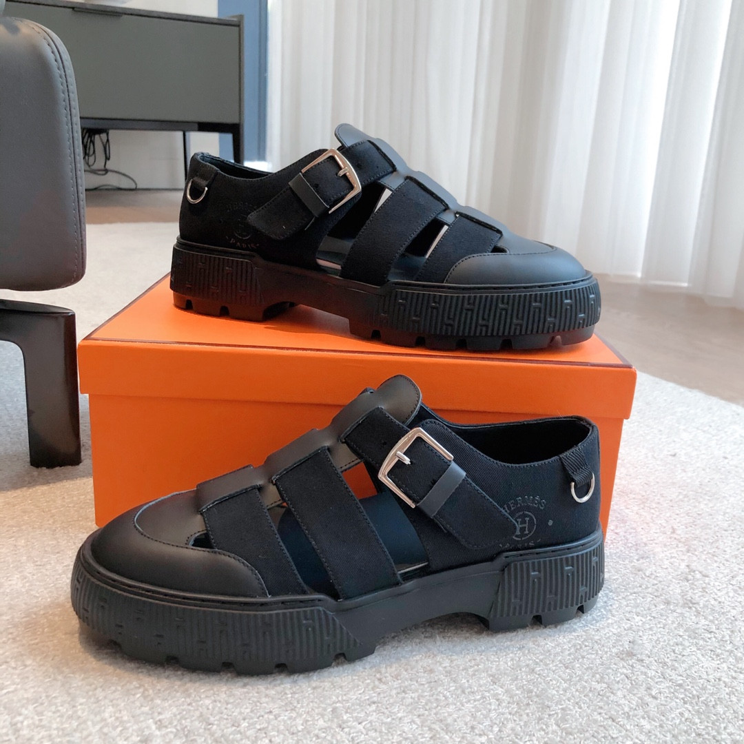 UA H**me5 Item sandal