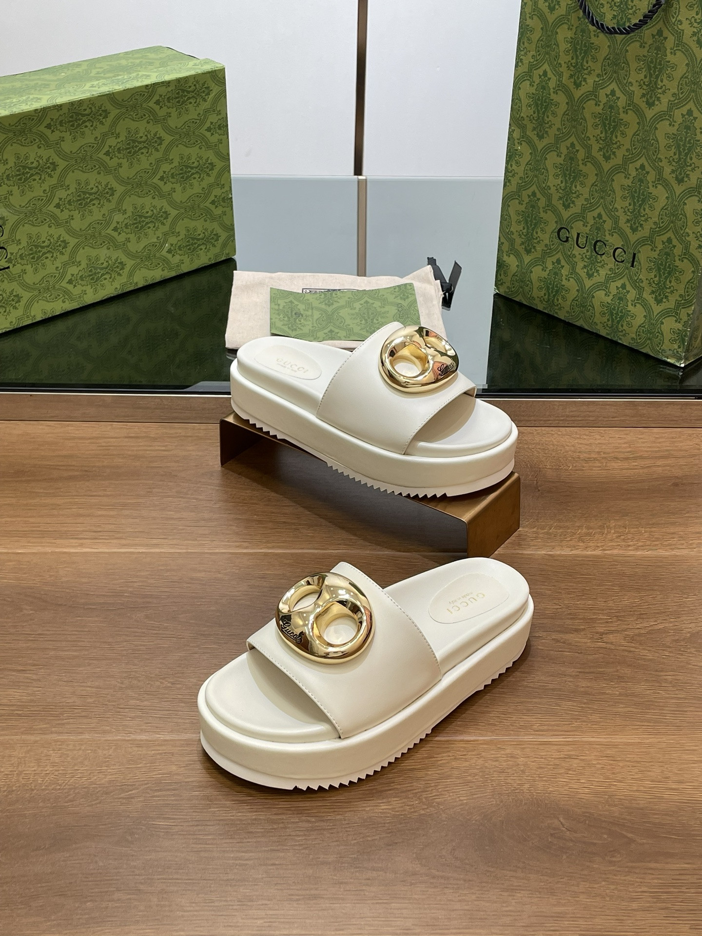 UA Gvc*1 MARINA CHAIN SLIDE