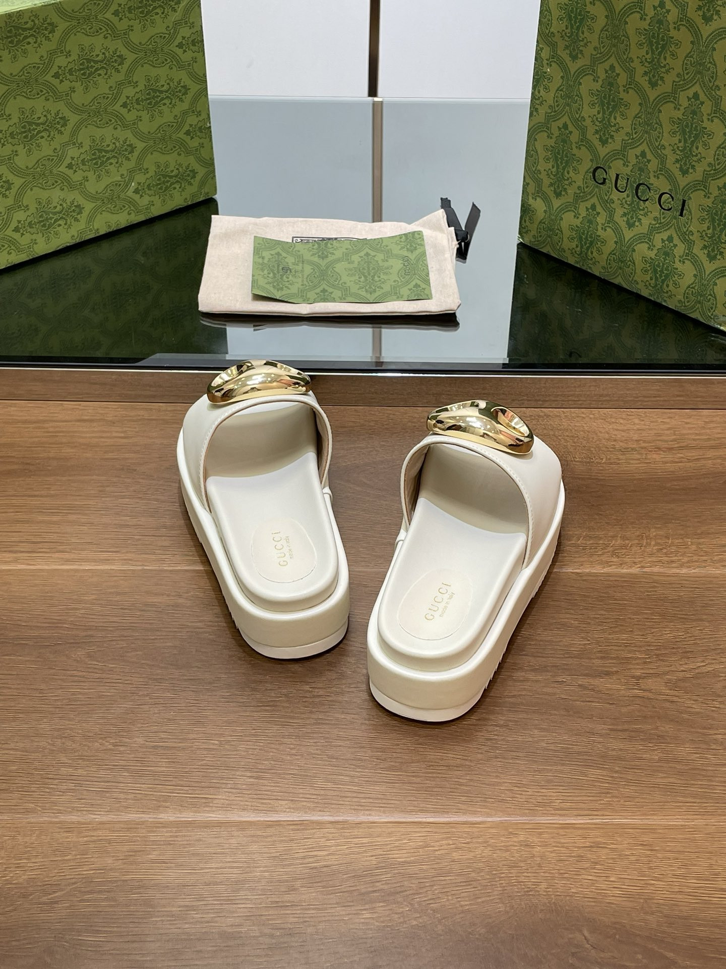 UA Gvc*1 MARINA CHAIN SLIDE