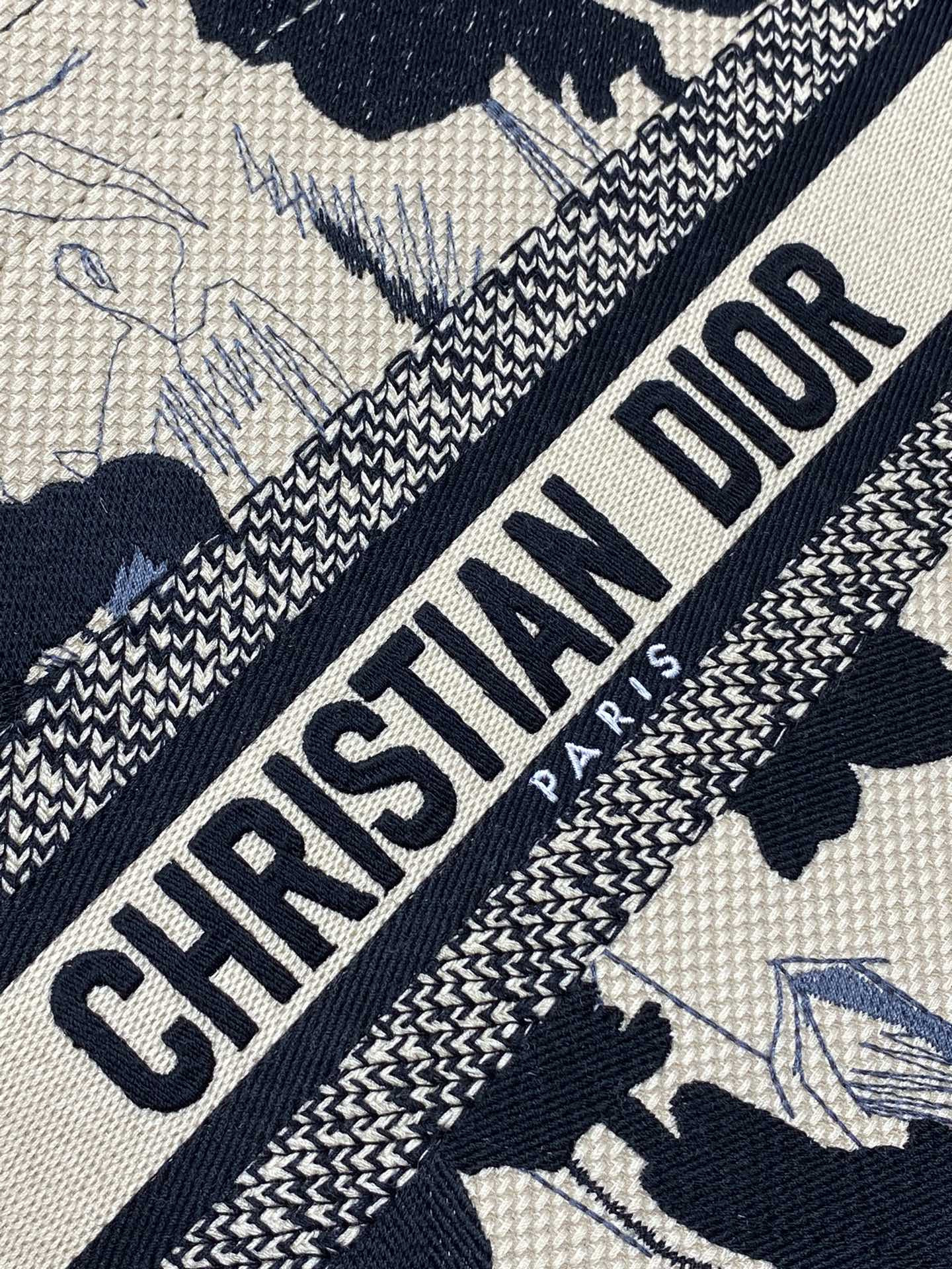 D10r Tote 26 x 8 x 22cm