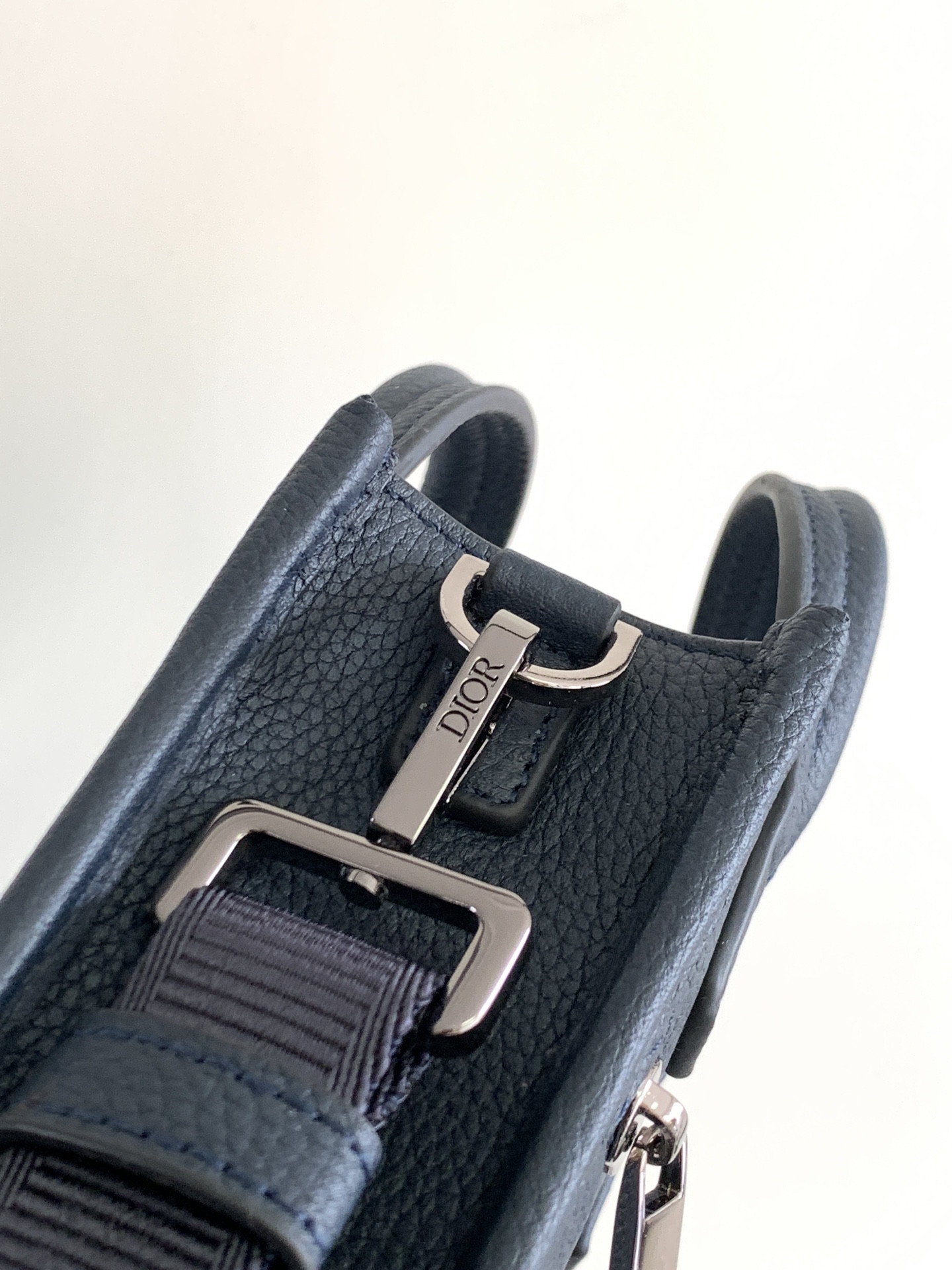 Dior safari north-south 14 x 19 x 6.5 cm