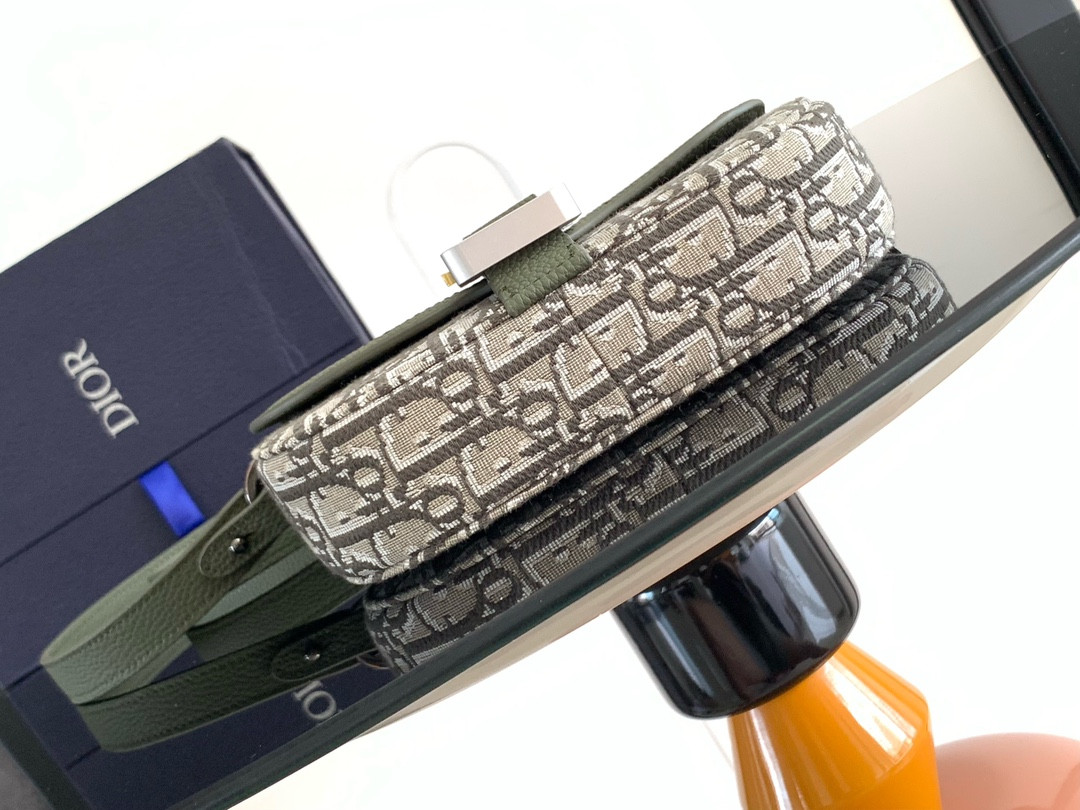 D10r Saddle Messenger Bag 19.5x13x4.3cm