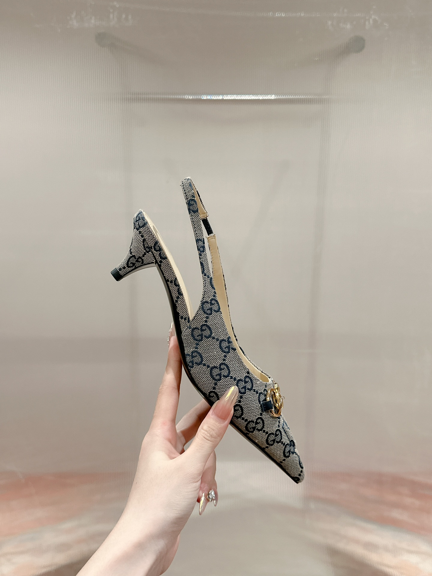 UA Gvc*1 HORSEBIT SLINGBACK PUMP LOW HEEL