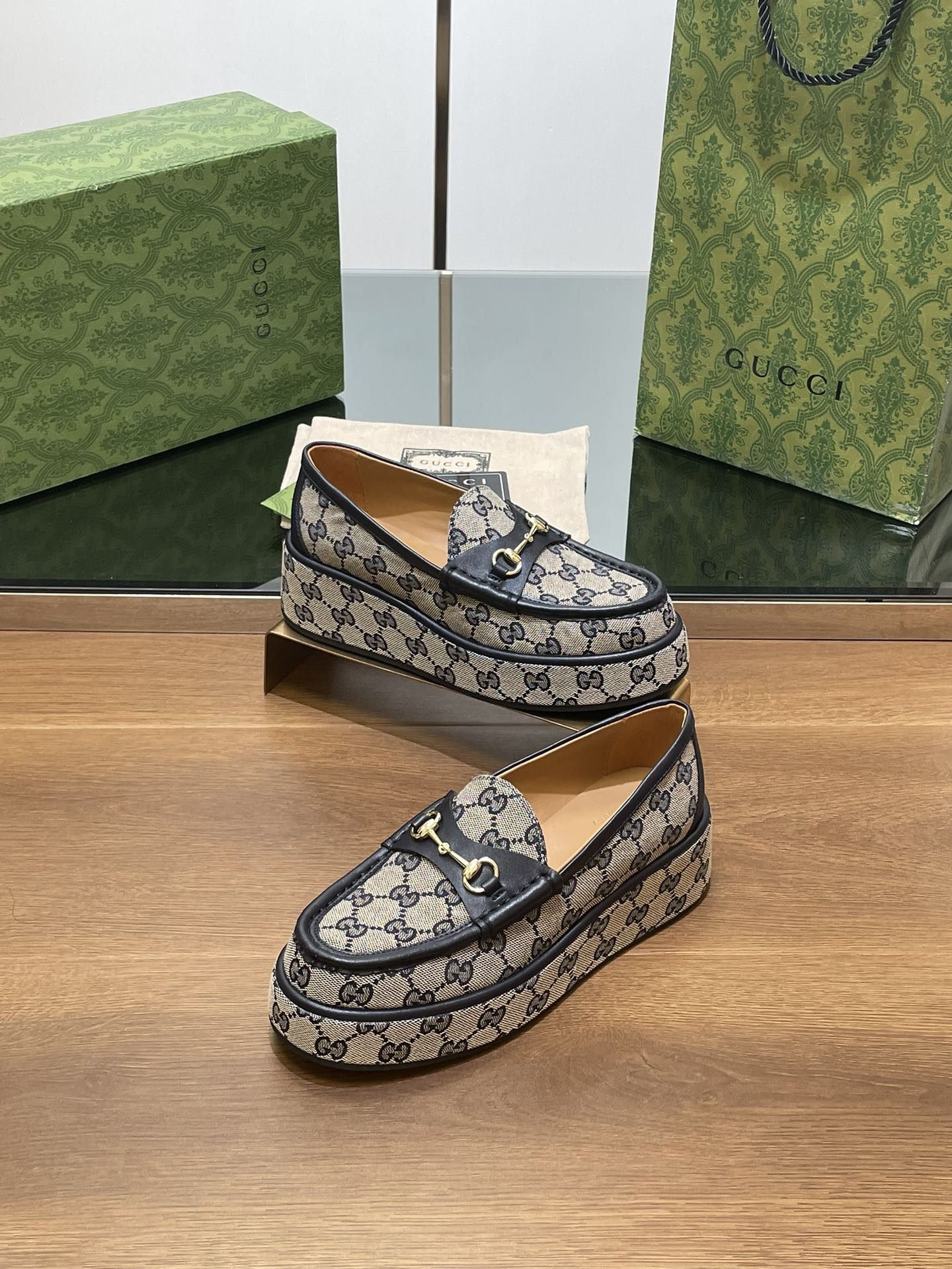 UA Gvc*1 HORSEBIT WEDGE LOAFER