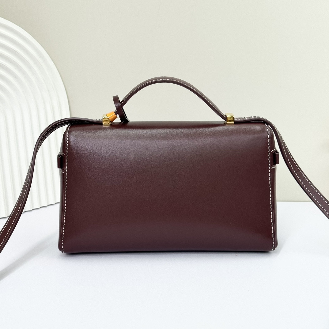 L0r0 P1ana Extra Pocket L19 Smooth Calfskin 11 x 19 x 6.5 cm