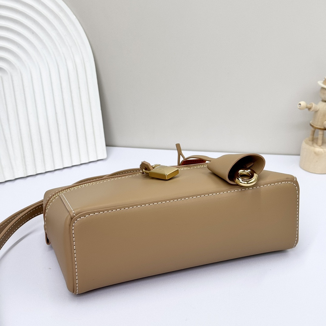 L0r0 P1ana Extra Pocket L19 11 x 19 x 6.5 cm