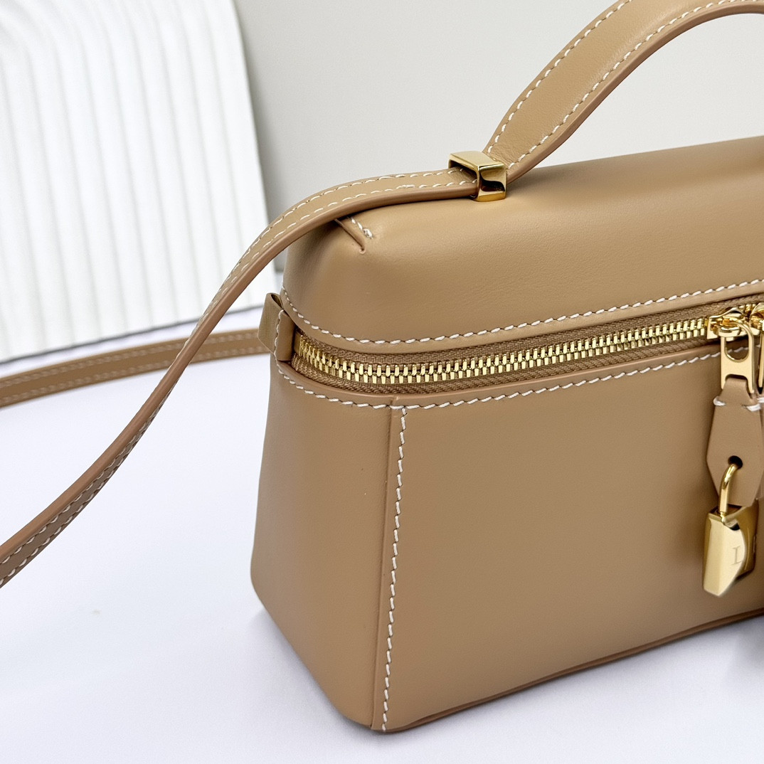 L0r0 P1ana Extra Pocket L19 11 x 19 x 6.5 cm