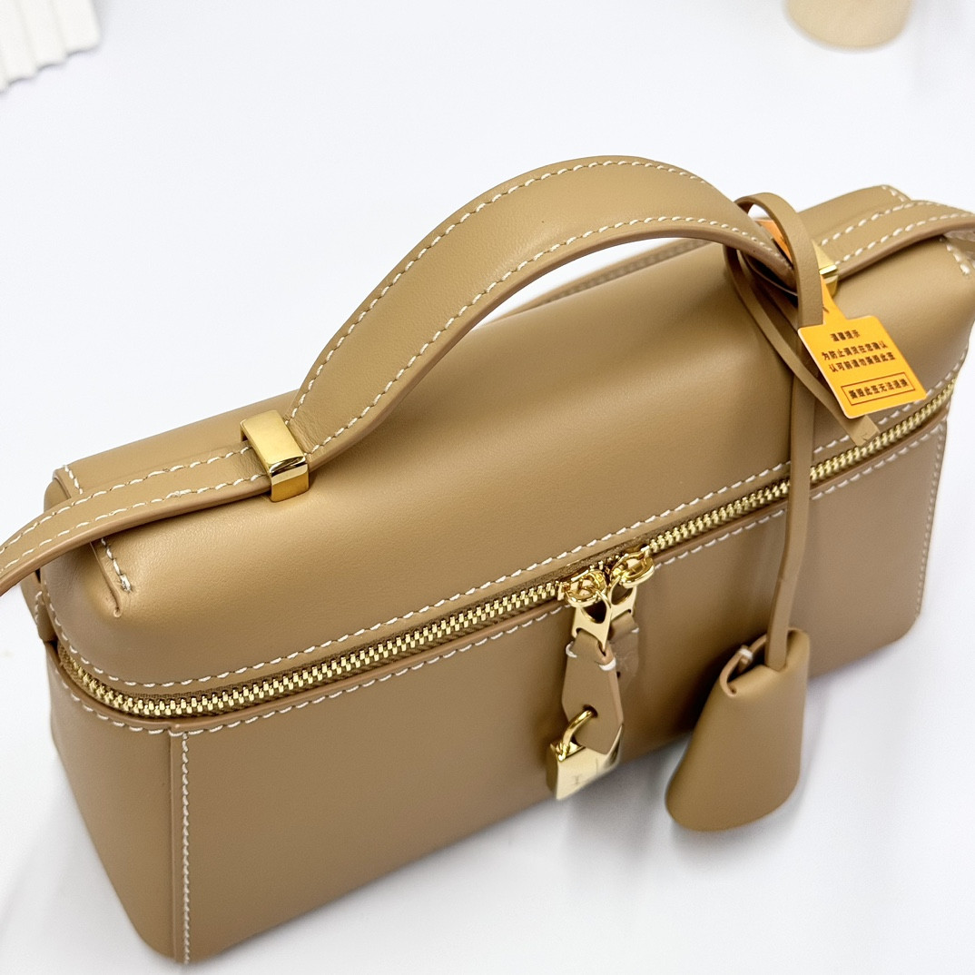 L0r0 P1ana Extra Pocket L19 11 x 19 x 6.5 cm