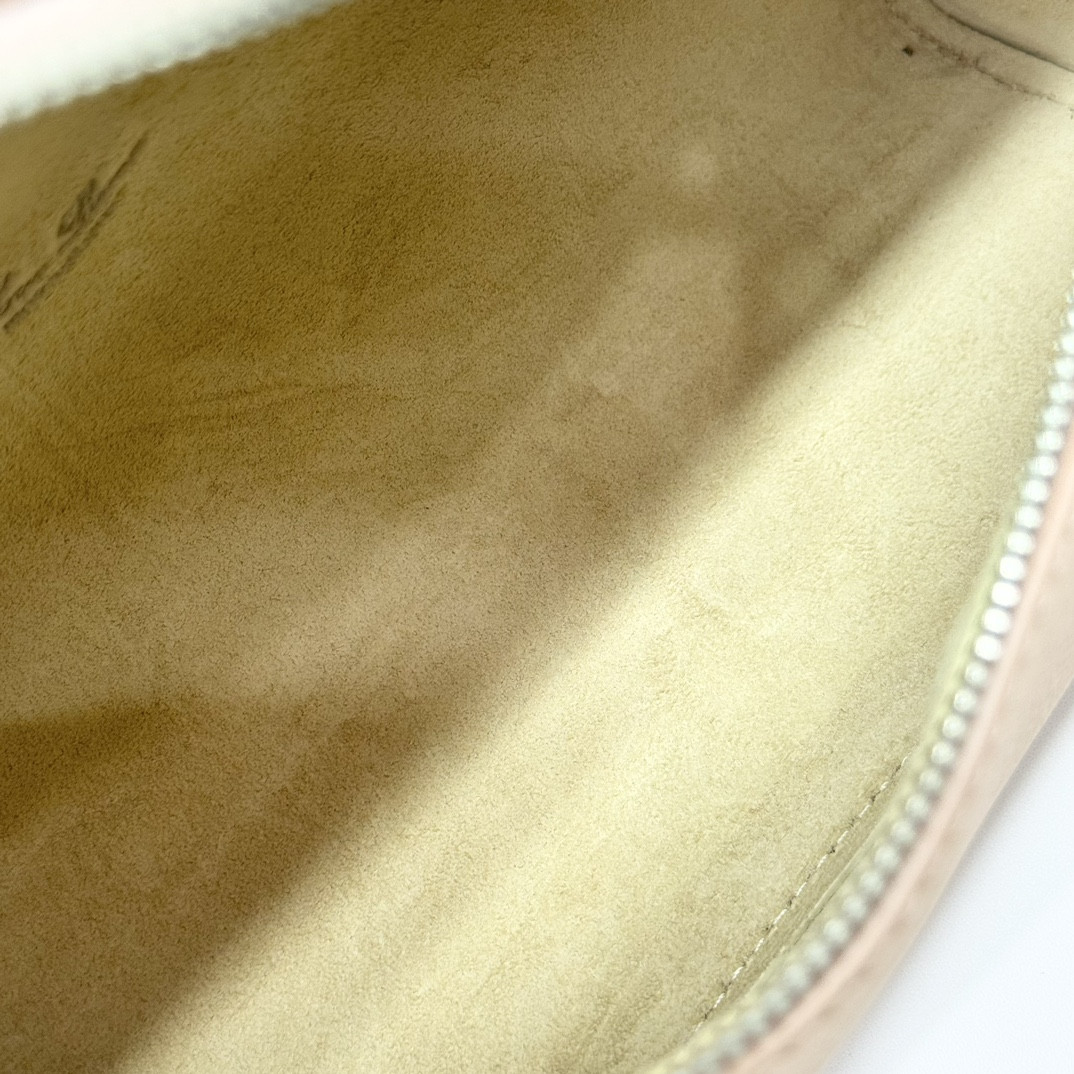 L0r0 P1ana Extra Pocket L19 Grained Calfskin 11 x 19 x 6.5 cm