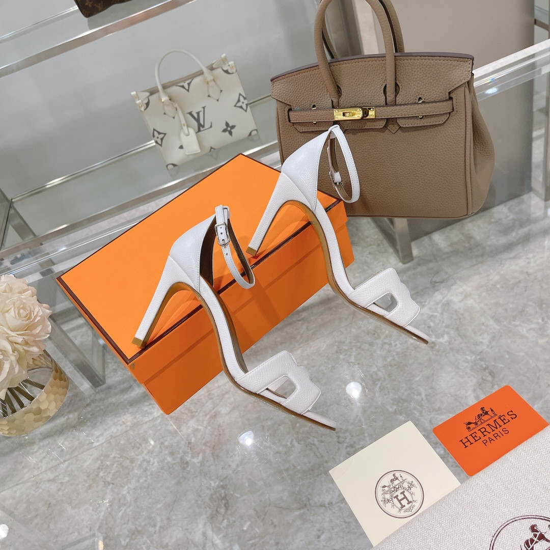 UA H**me5 Heeled Sandal