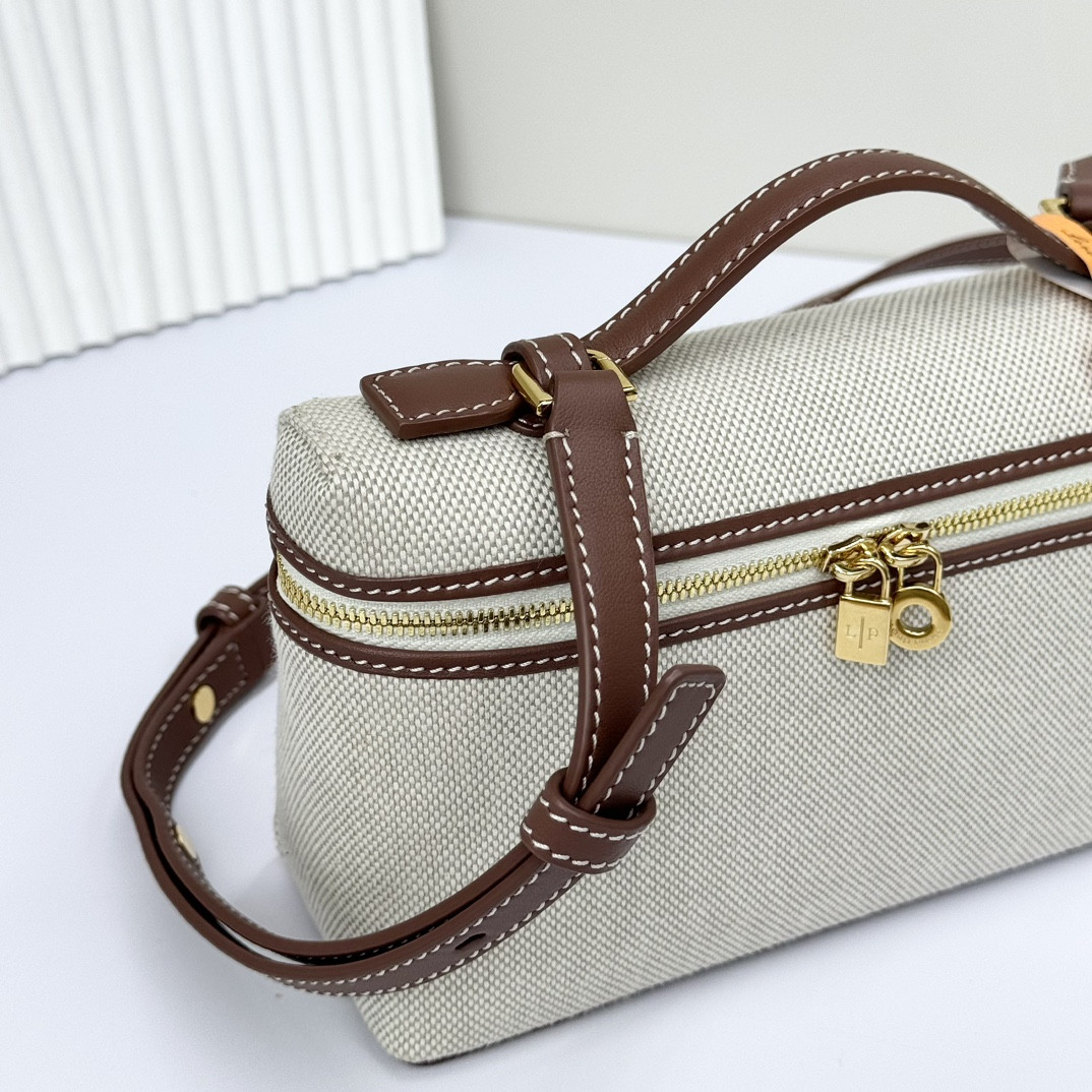 L0r0 P1ana Extra Pocket L19  Cotton, Linen 11 x 19 x 6.5 cm