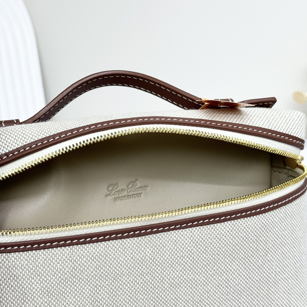 L0r0 P1ana Extra Pocket L19  Cotton, Linen 11 x 19 x 6.5 cm