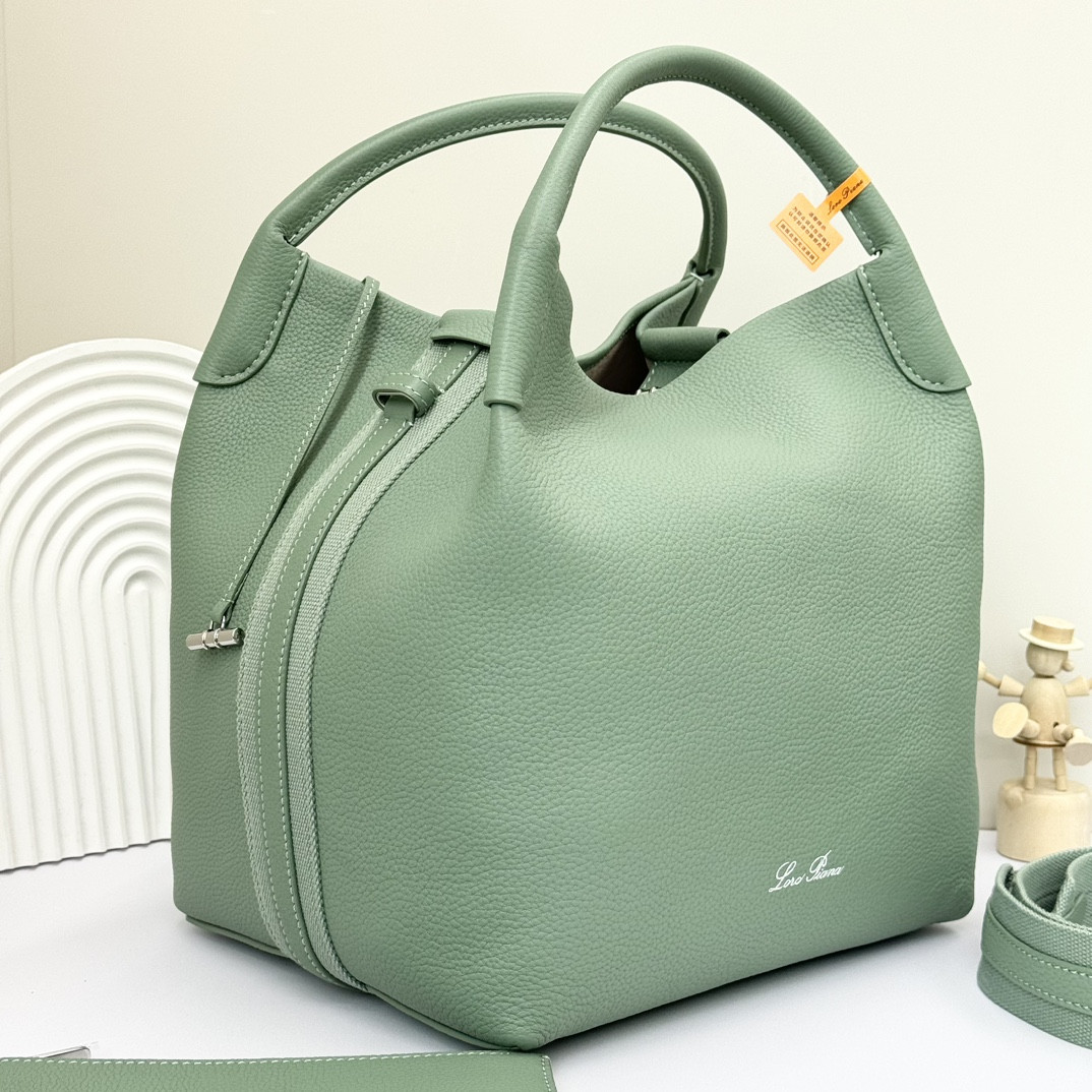 L0r0 P1ana Large Bale Bag Grained Calfskin 24 x 20 x 27 cm