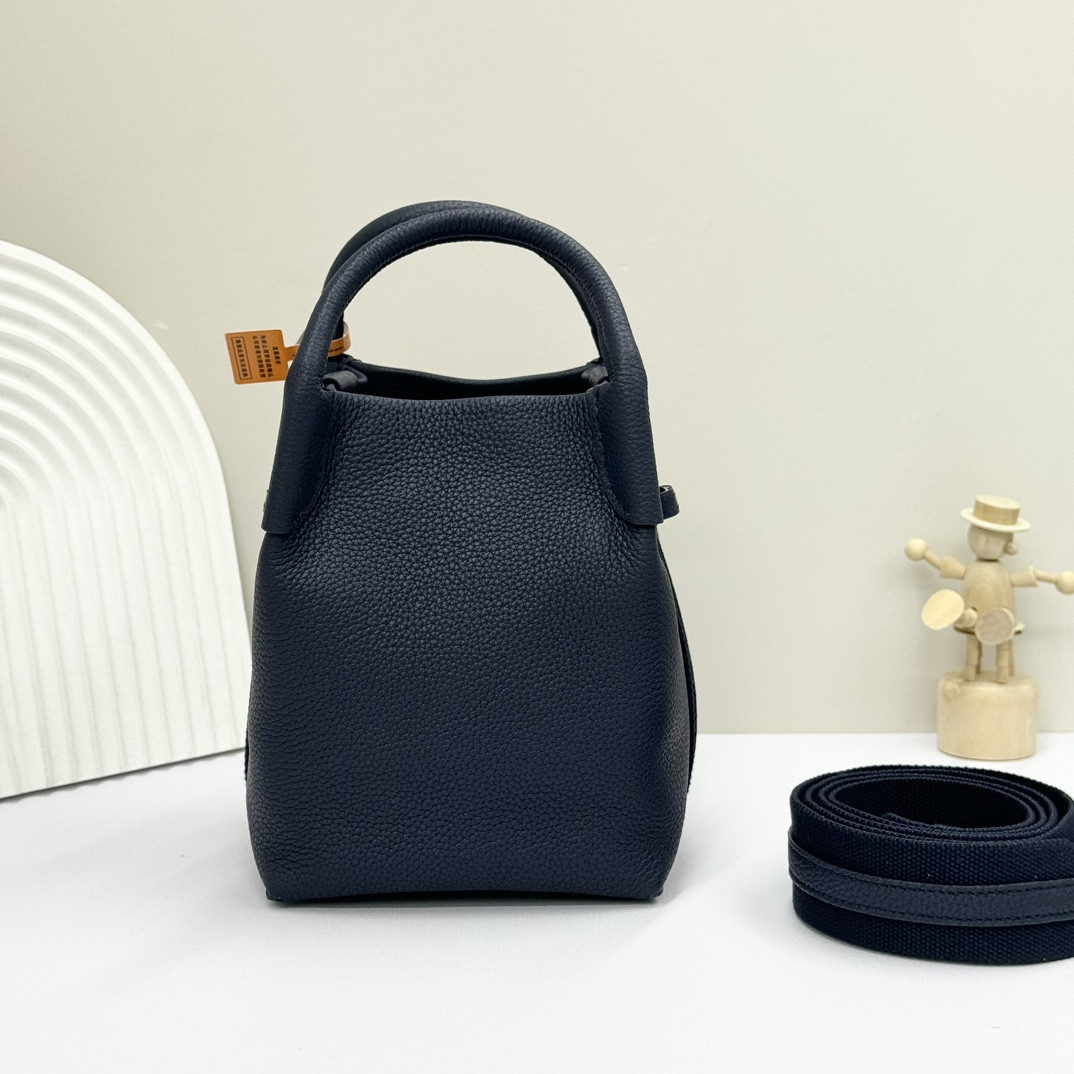 L0r0 P1ana Micro Bale bag Grained Calfskin 16x13x13cm