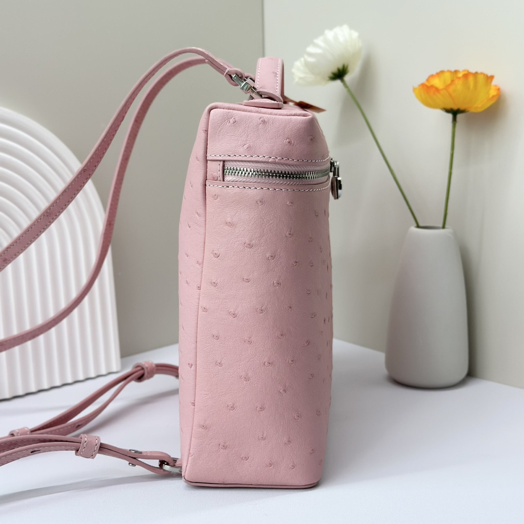 L0r0 P1ana Extra Pocket backpack L23.5 Ostrich-grained Leather 23 x 21 x 8 cm