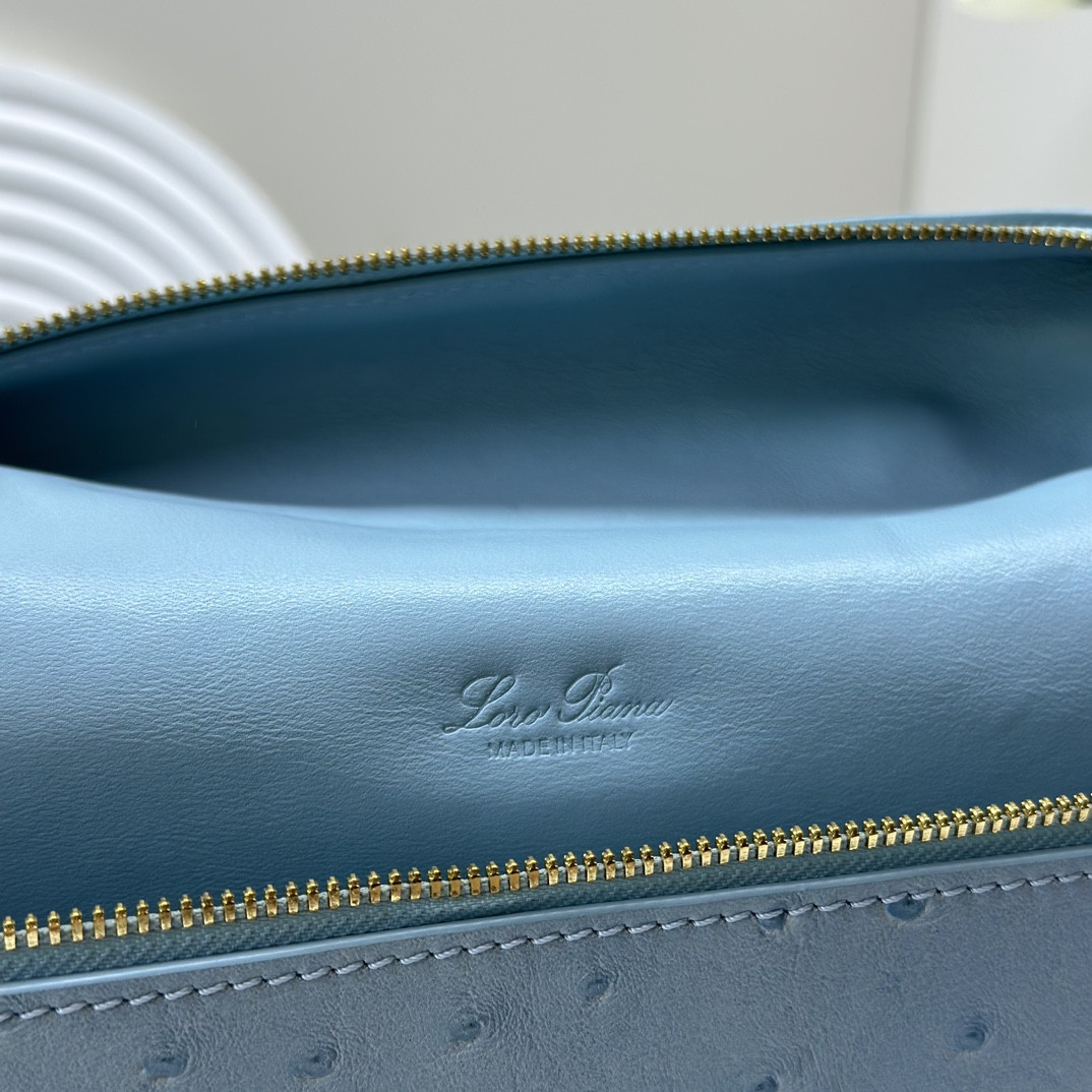 L0r0 P1ana Extra Pocket backpack L23.5 Ostrich-grained Leather 23 x 21 x 8 cm