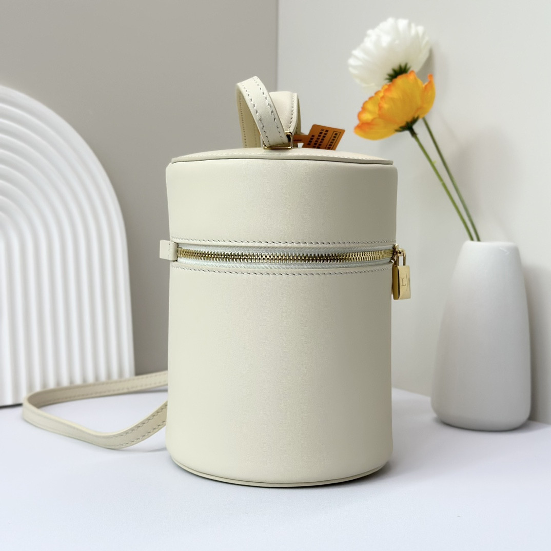 L0r0 P1ana Extra Case Smooth Calfskin 12 x16 x12cm