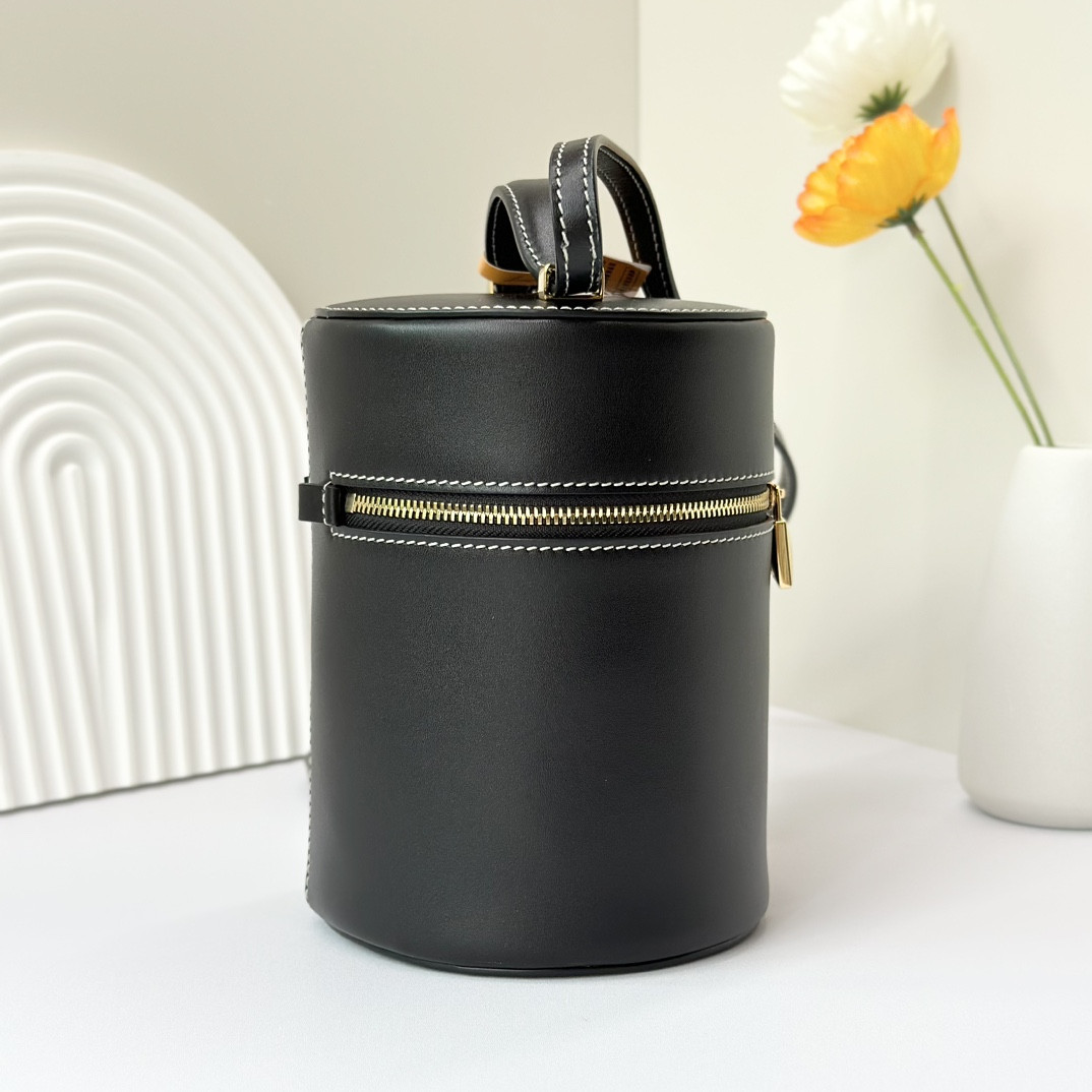 L0r0 P1ana Extra Case Smooth Calfskin 12 x16 x12cm