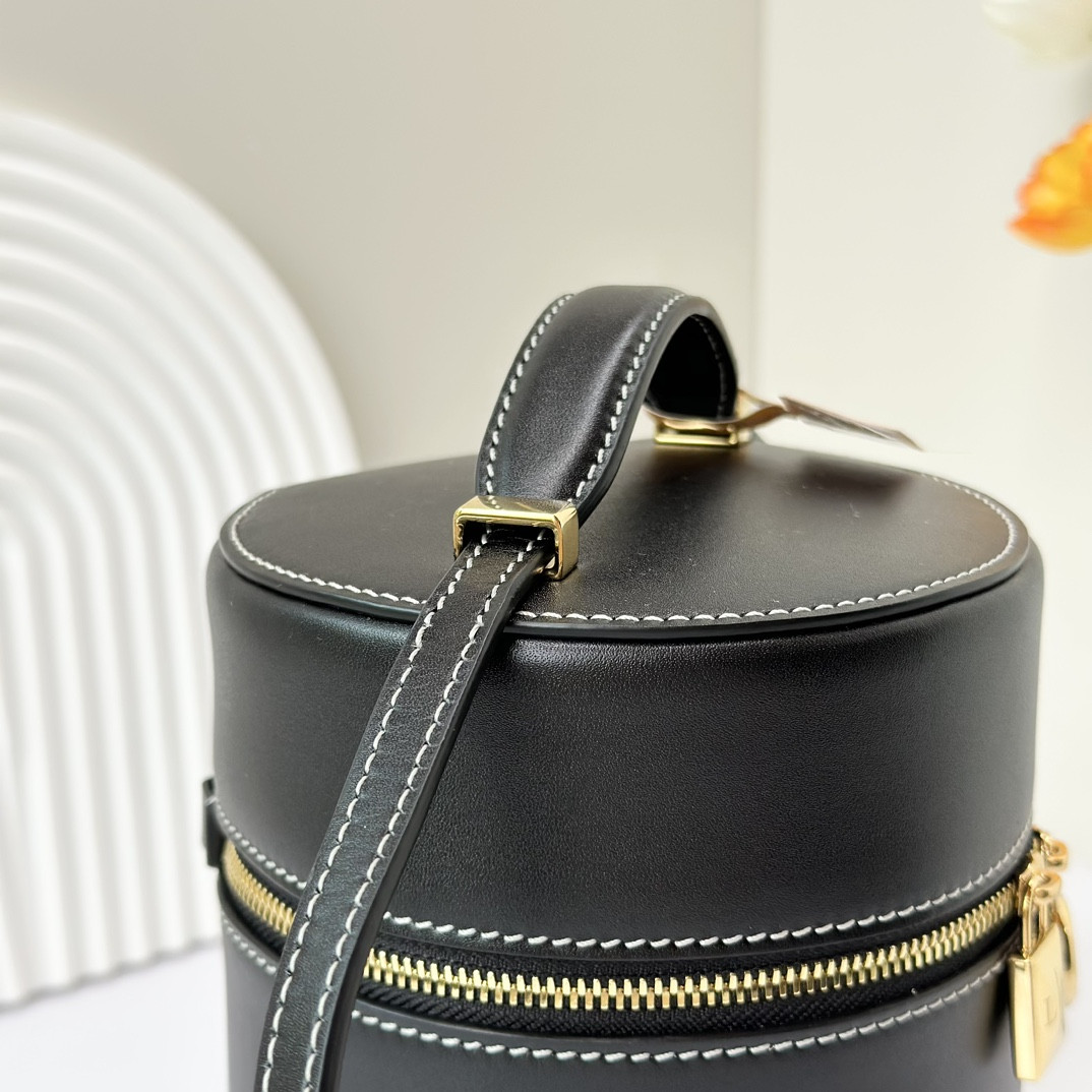 L0r0 P1ana Extra Case Smooth Calfskin 12 x16 x12cm