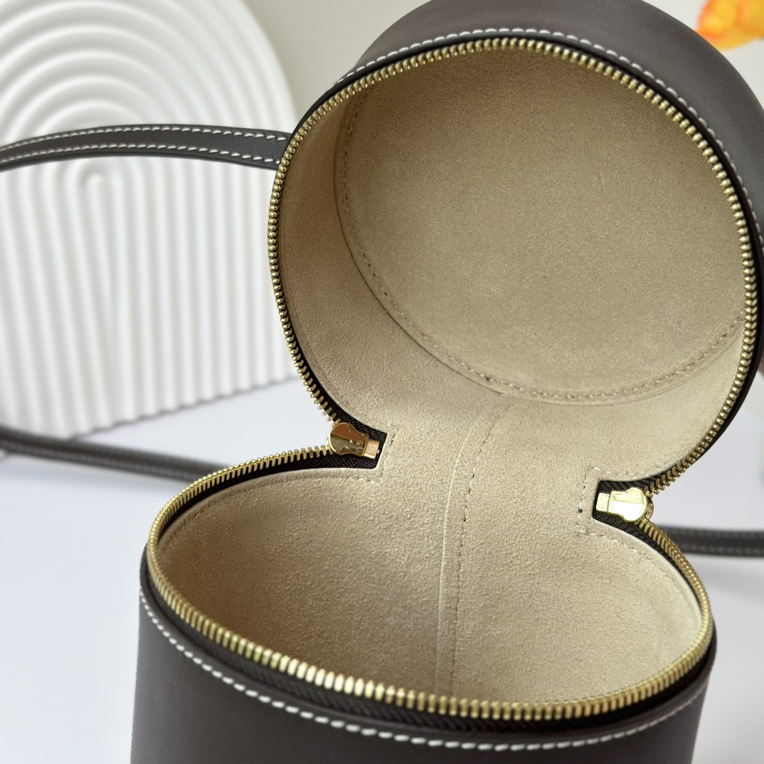 L0r0 P1ana Extra Case Smooth Calfskin 12 x16 x12cm