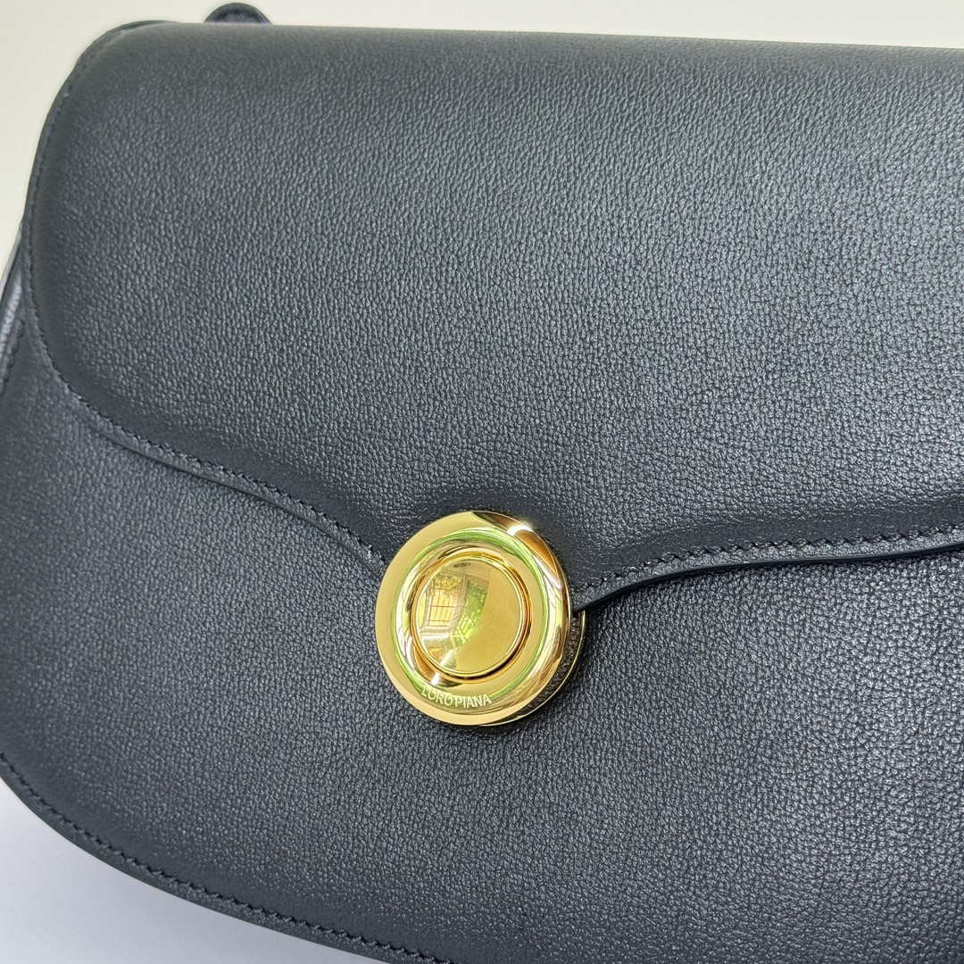 L0r0 P1ana Small Ghiera Bag 23x16x8 cm