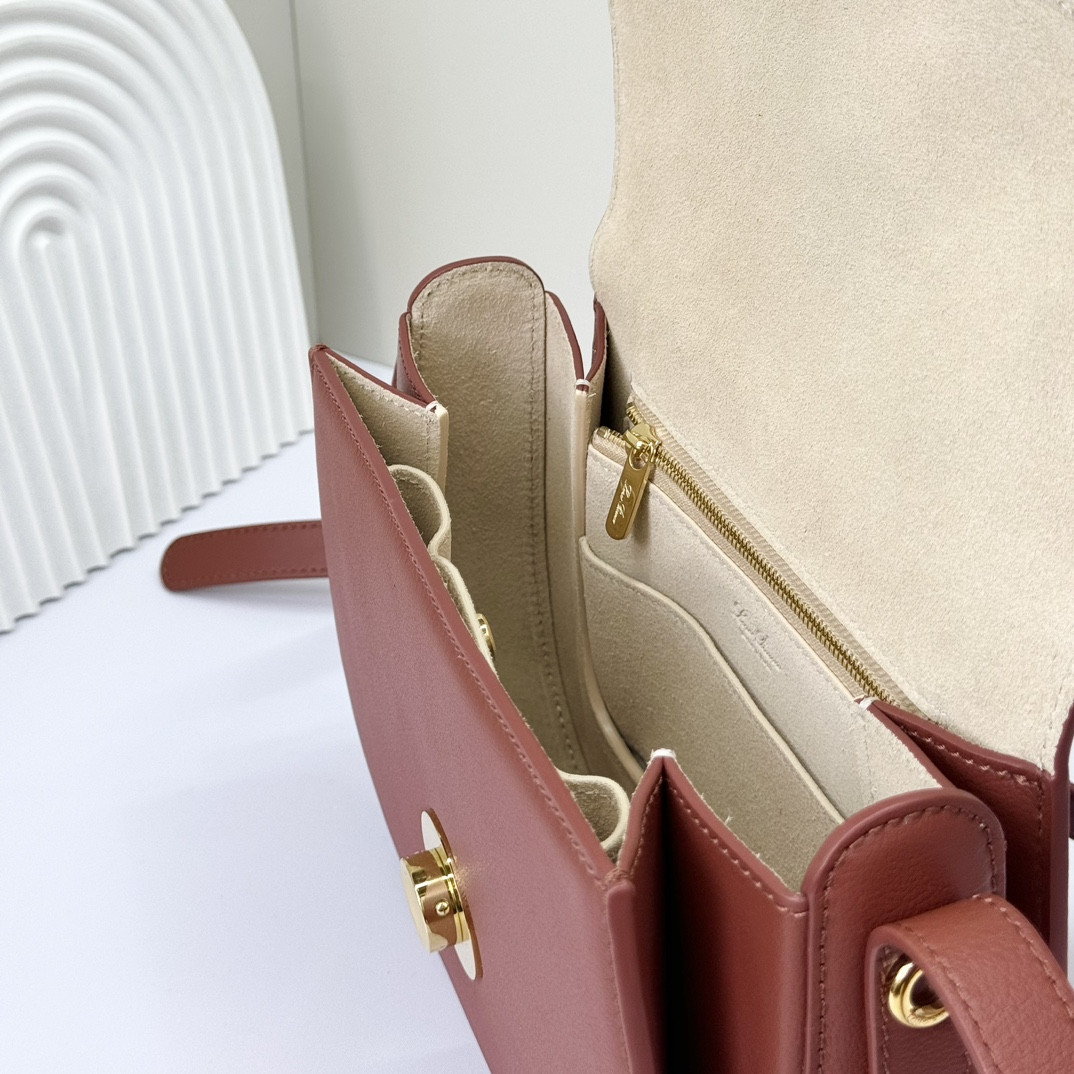 L0r0 P1ana Small Ghiera Bag 23x16x8 cm