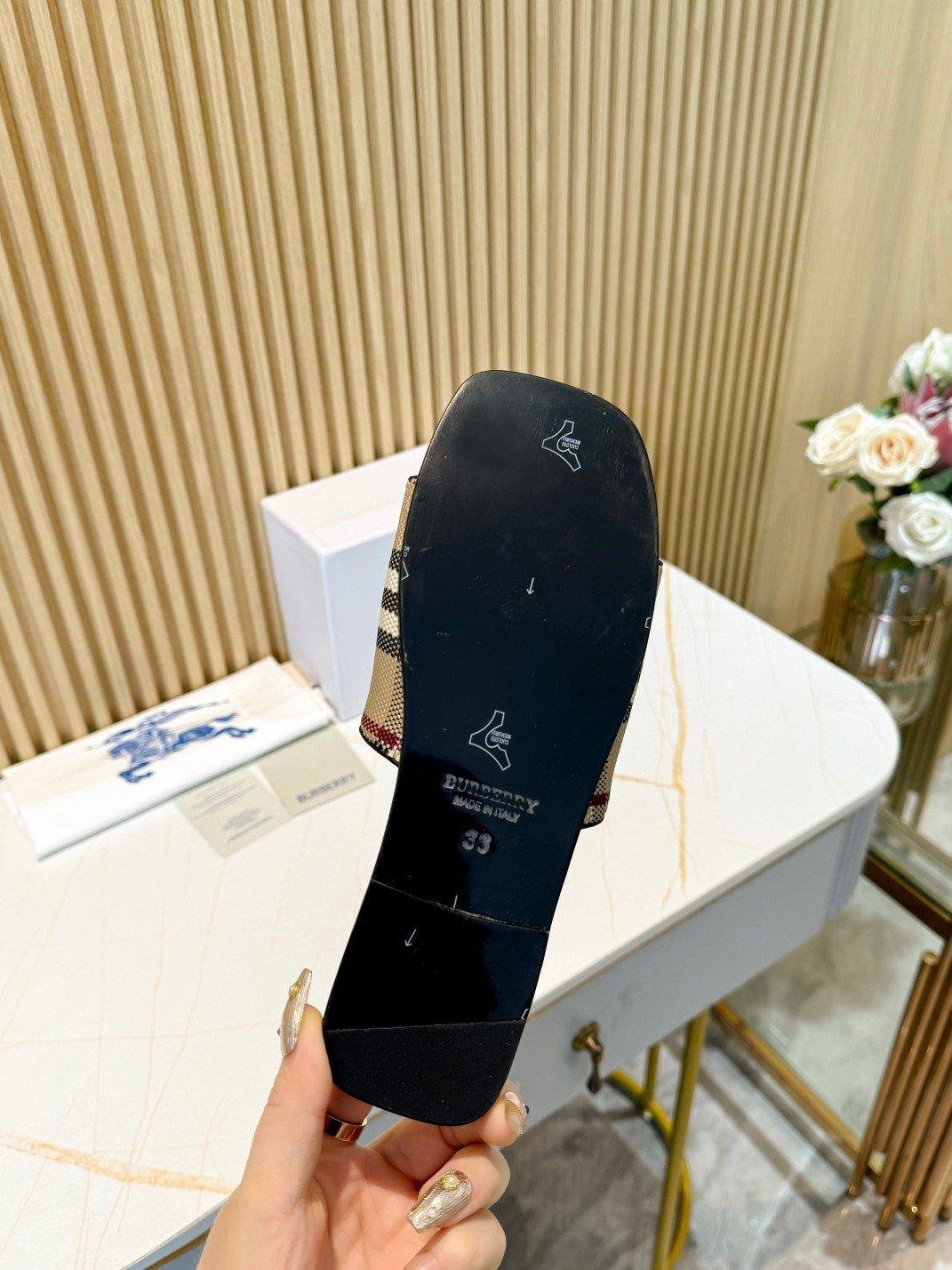 UA Bv*b*rry Check Slides