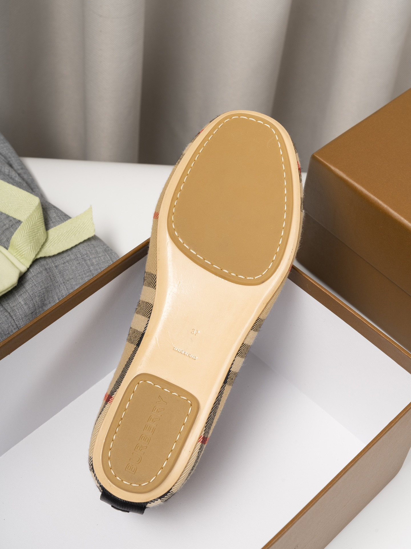 UA Bv*b*rry Check Mary Jane Flats