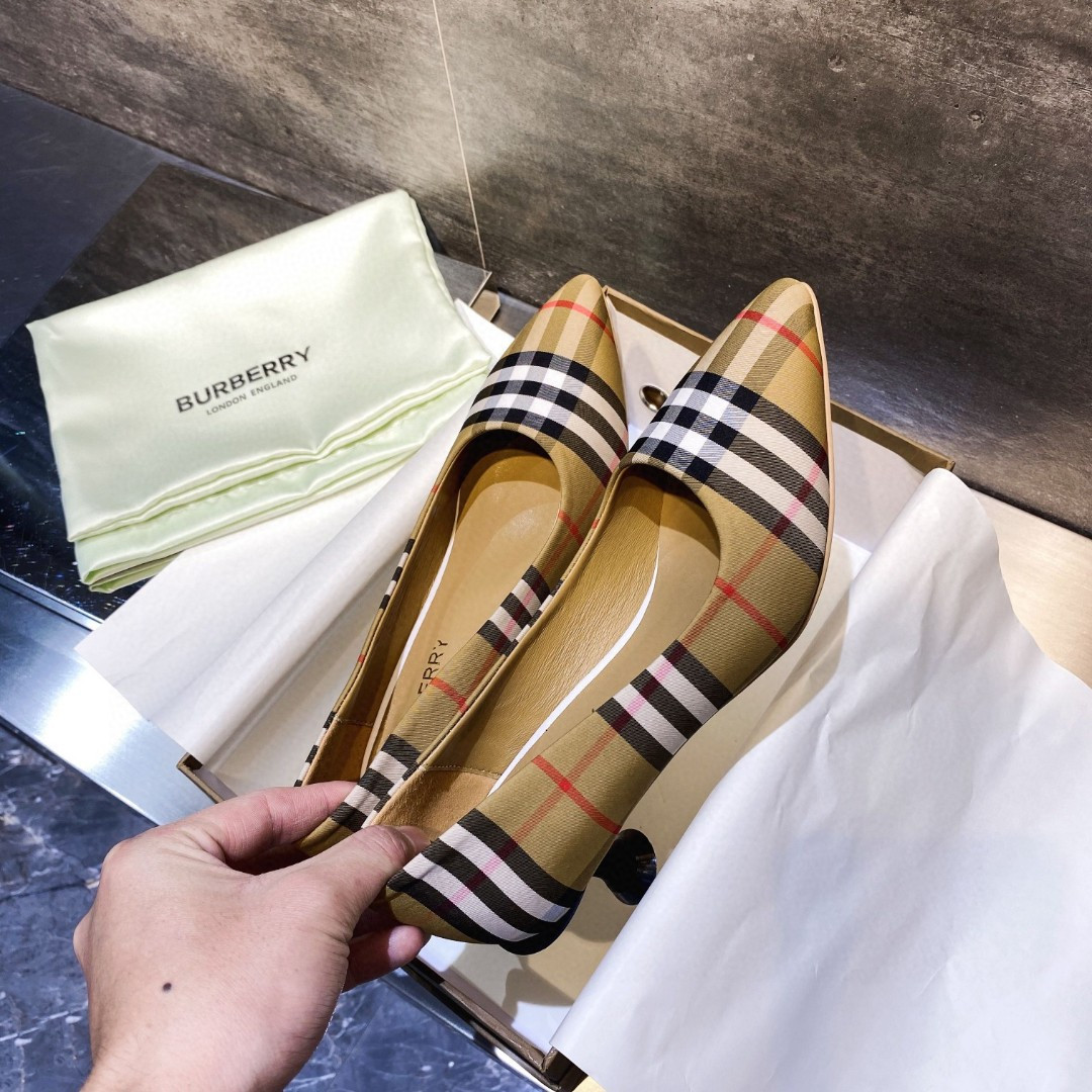 UA Bv*b*rry Check Pumps