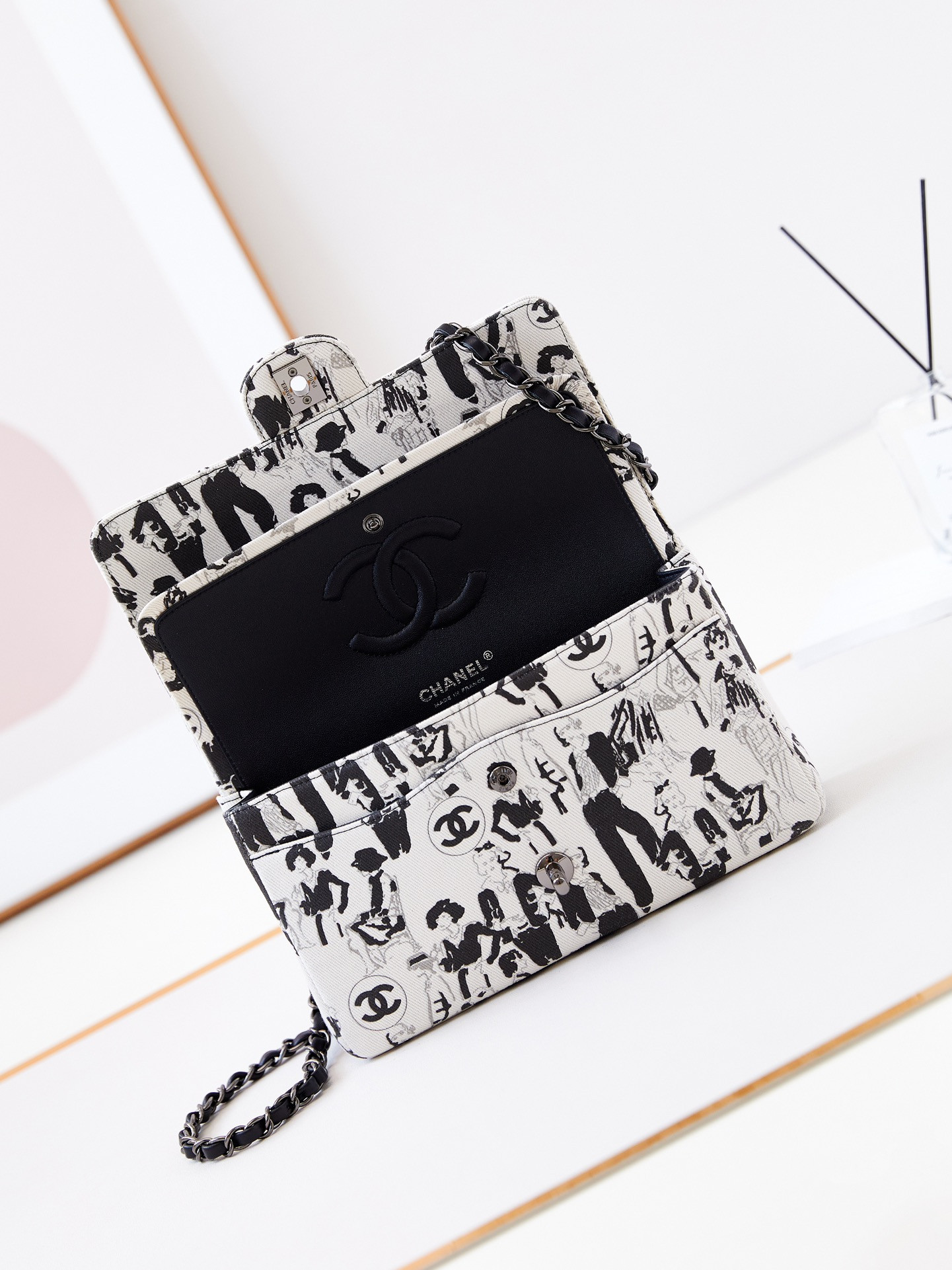 Ch**el Classic Flap Bag 15.5×25.5×6.5cm