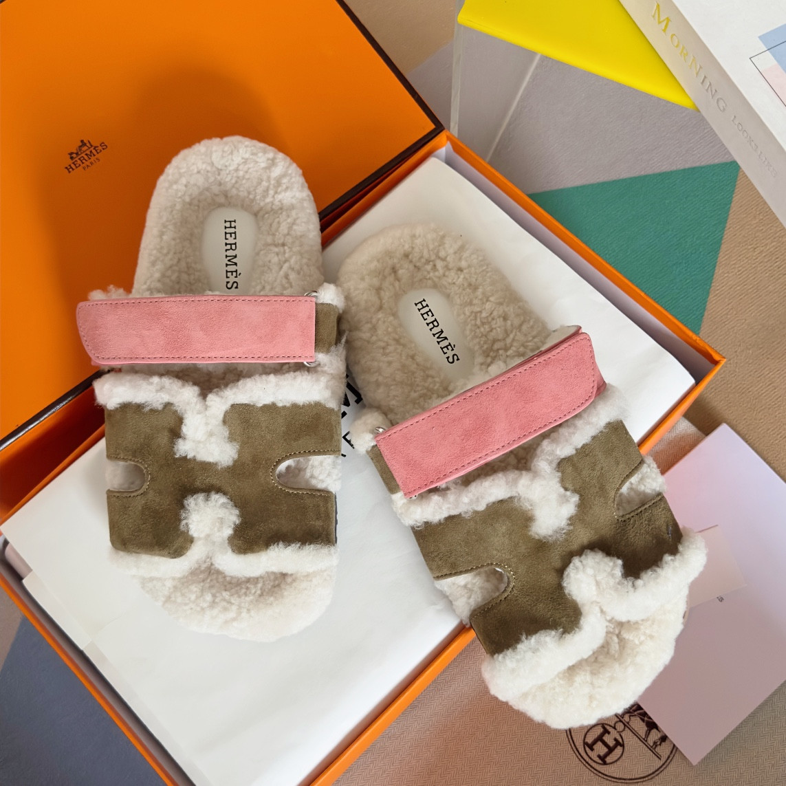 UA H**me5 Chypre sandal