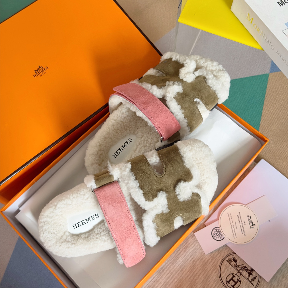 UA H**me5 Chypre sandal