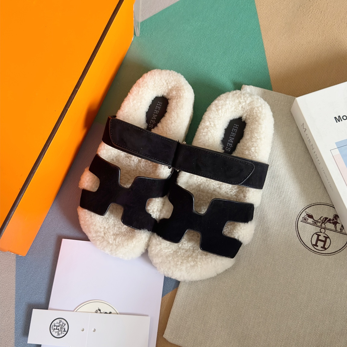 UA H**me5 Chypre sandal