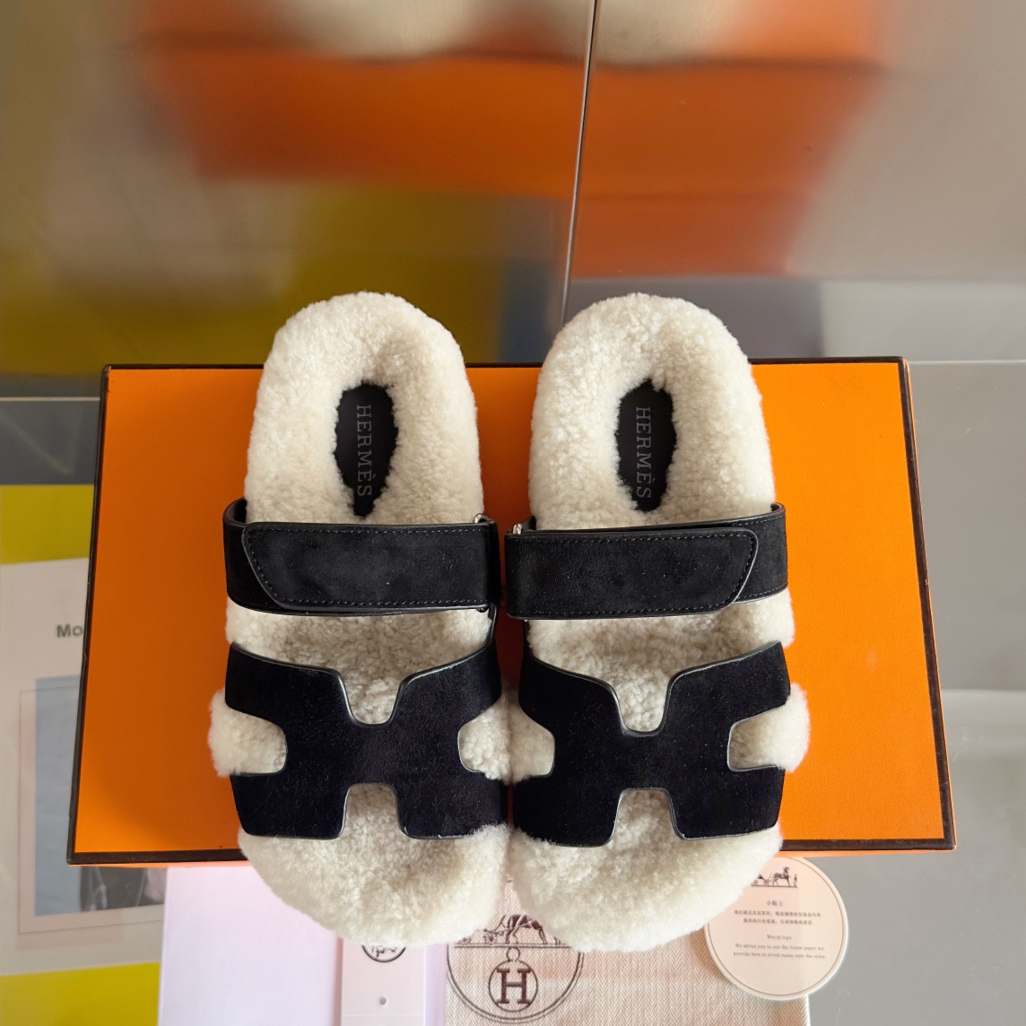 UA H**me5 Chypre sandal