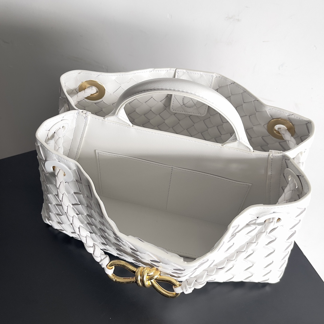 B0tt*ga Ven*ta East-West Andiamo 29x10x18CM