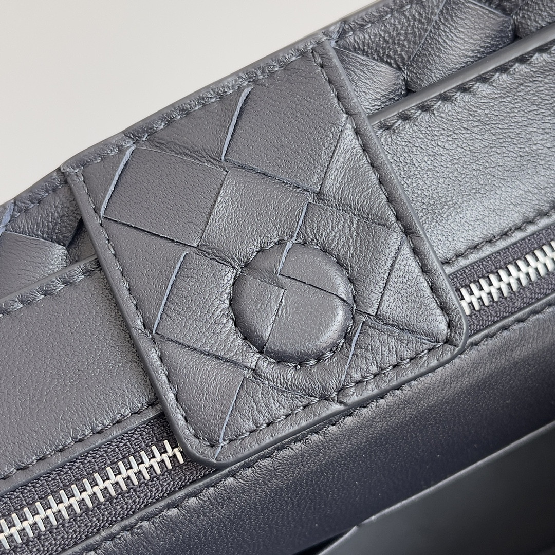 B0tt*ga Ven*ta Medium Andiamo 32x25x11CM