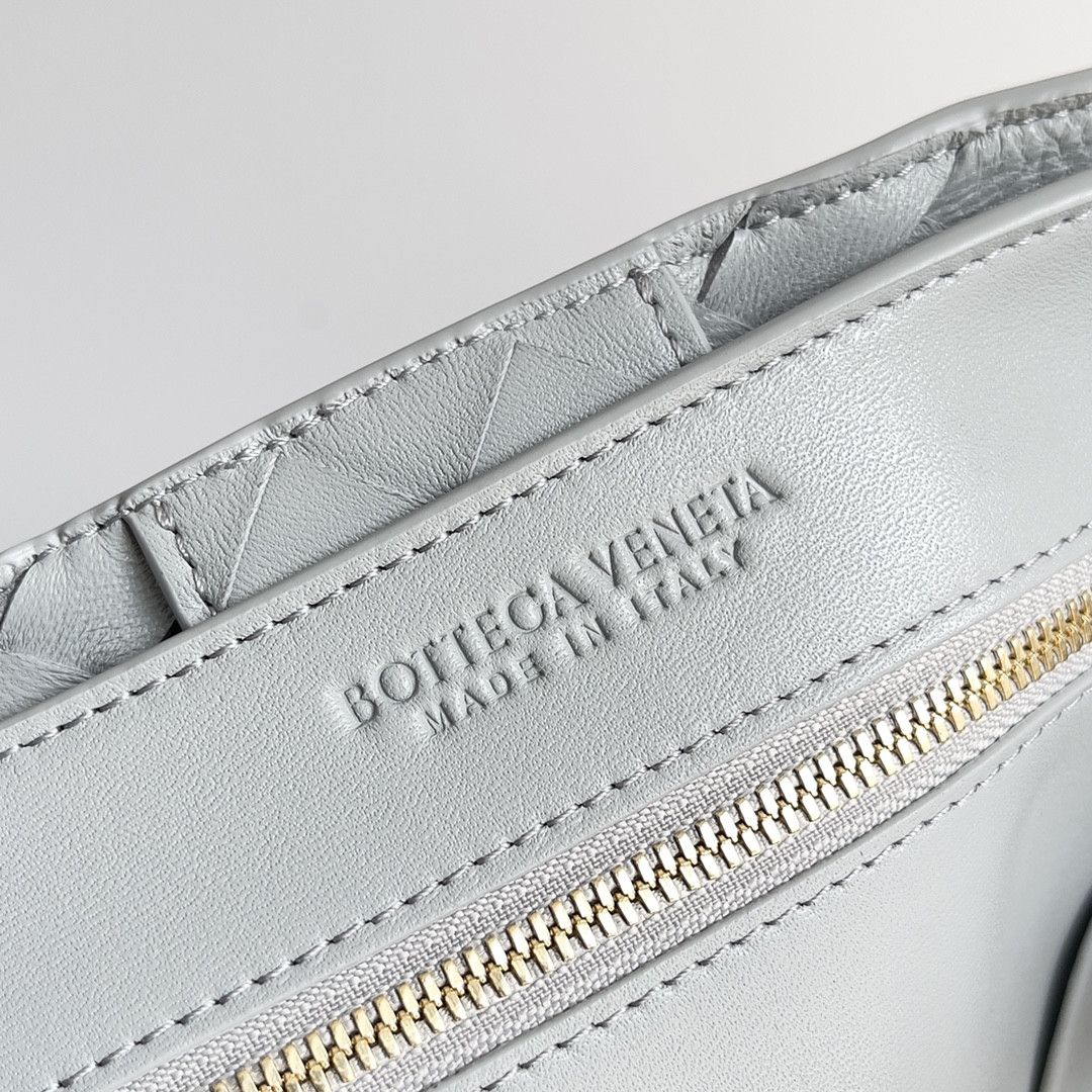 B0tt*ga Ven*ta Medium Andiamo 32x25x11CM