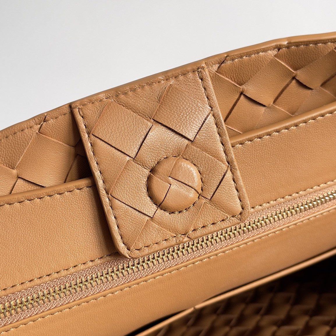 B0tt*ga Ven*ta Medium Andiamo 32x25x11CM