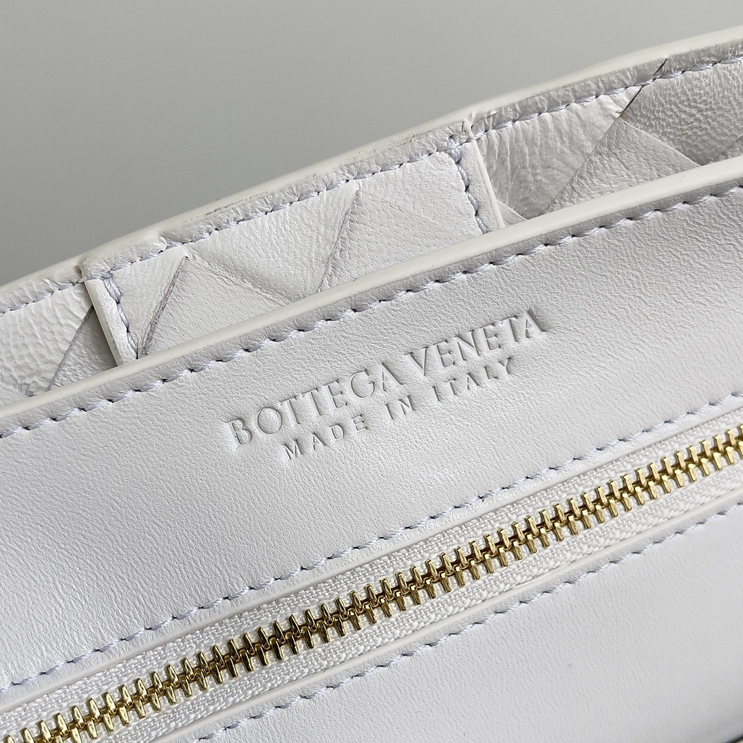 B0tt*ga Ven*ta Medium Andiamo 32x25x11CM