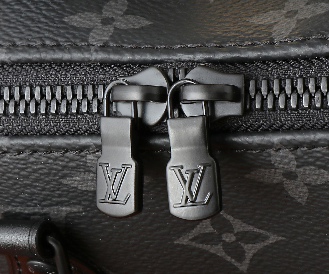 LV Speedy 18  M24606 18x12.5x11CM
